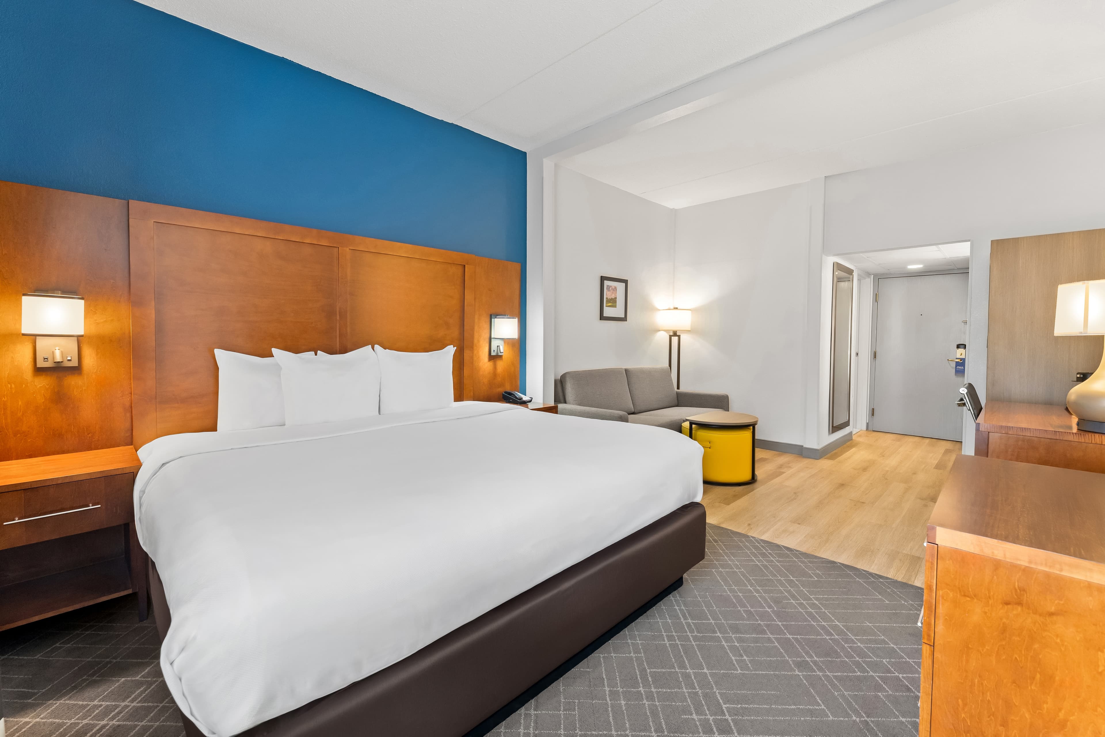 Comfort Suites Bethlehem Near Lehigh University and LVI Airport - Image 2