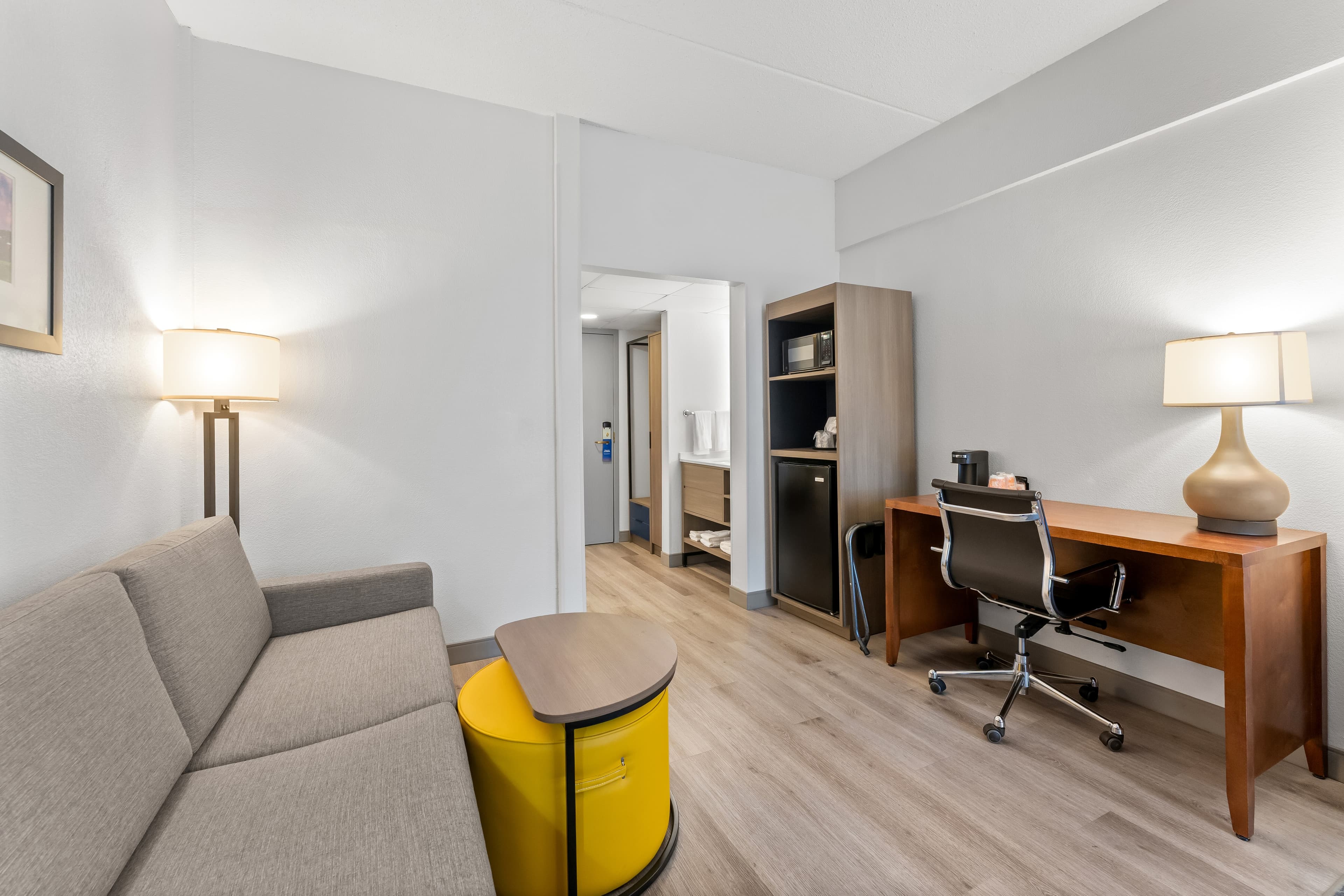 Comfort Suites Bethlehem Near Lehigh University and LVI Airport — 17