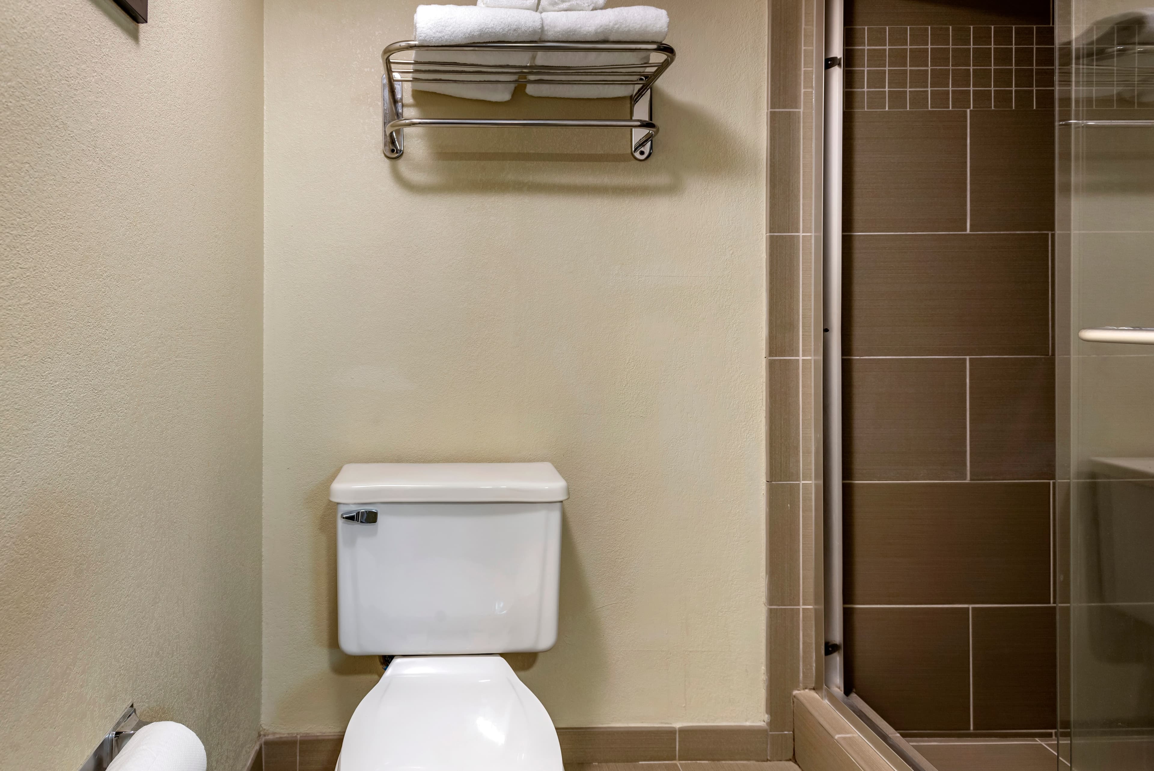 Comfort Suites Bethlehem Near Lehigh University and LVI Airport - Image 5