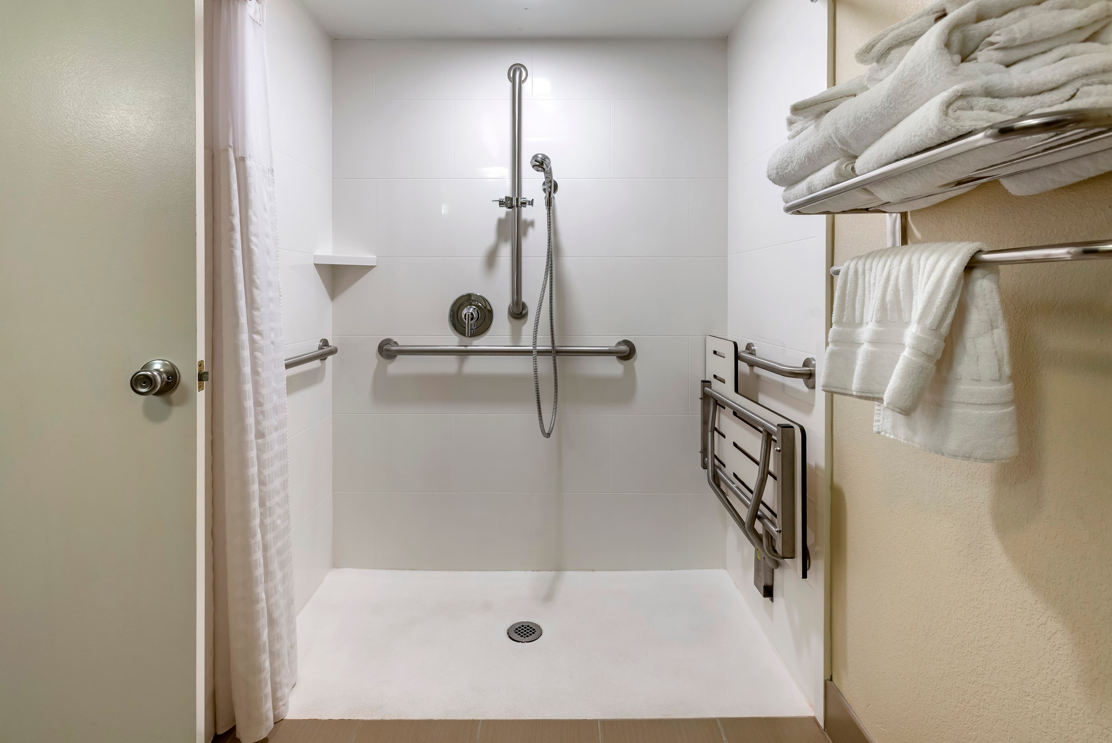 Comfort Suites Bethlehem Near Lehigh University and LVI Airport — 11