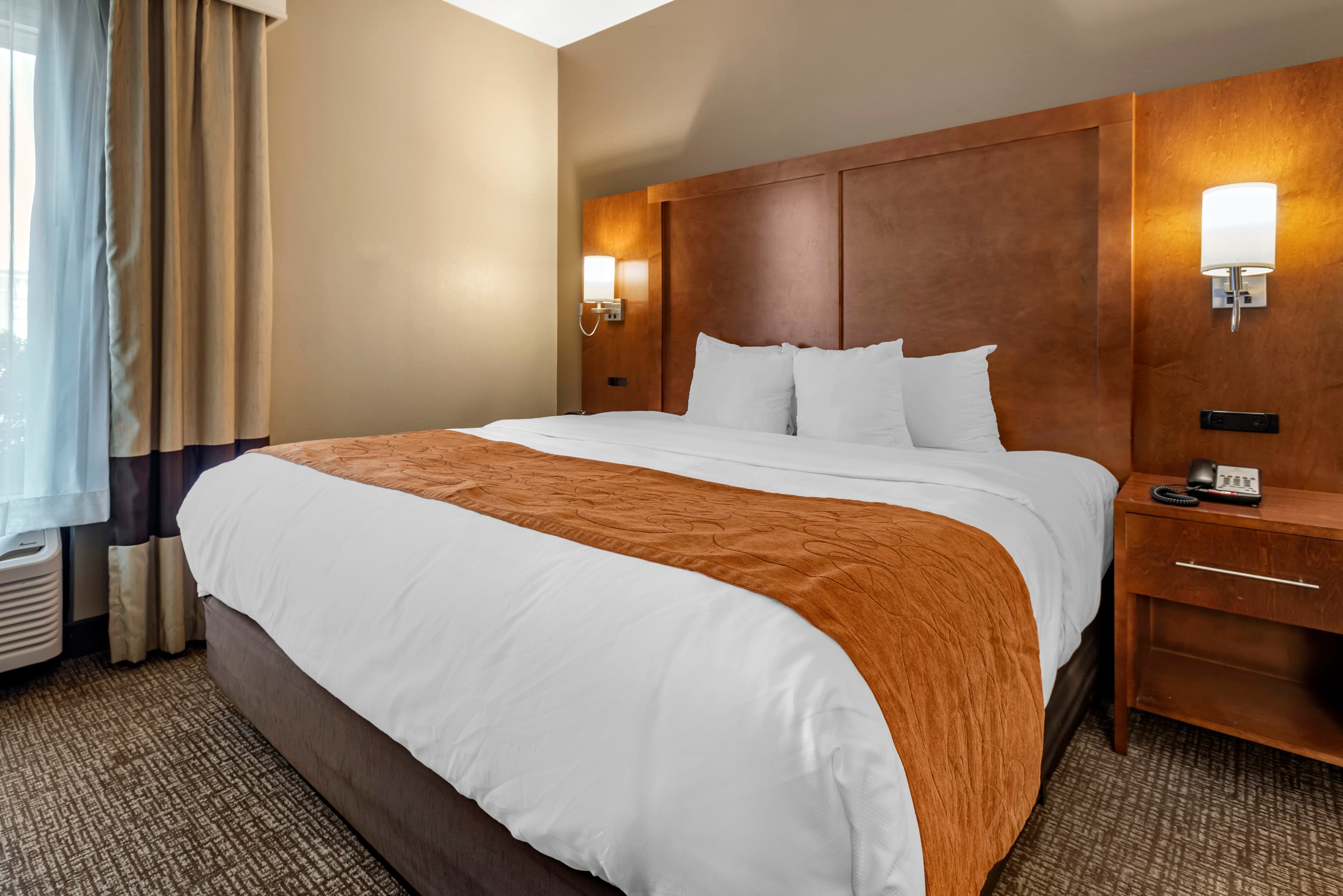 Comfort Suites Bethlehem Near Lehigh University and LVI Airport — 12