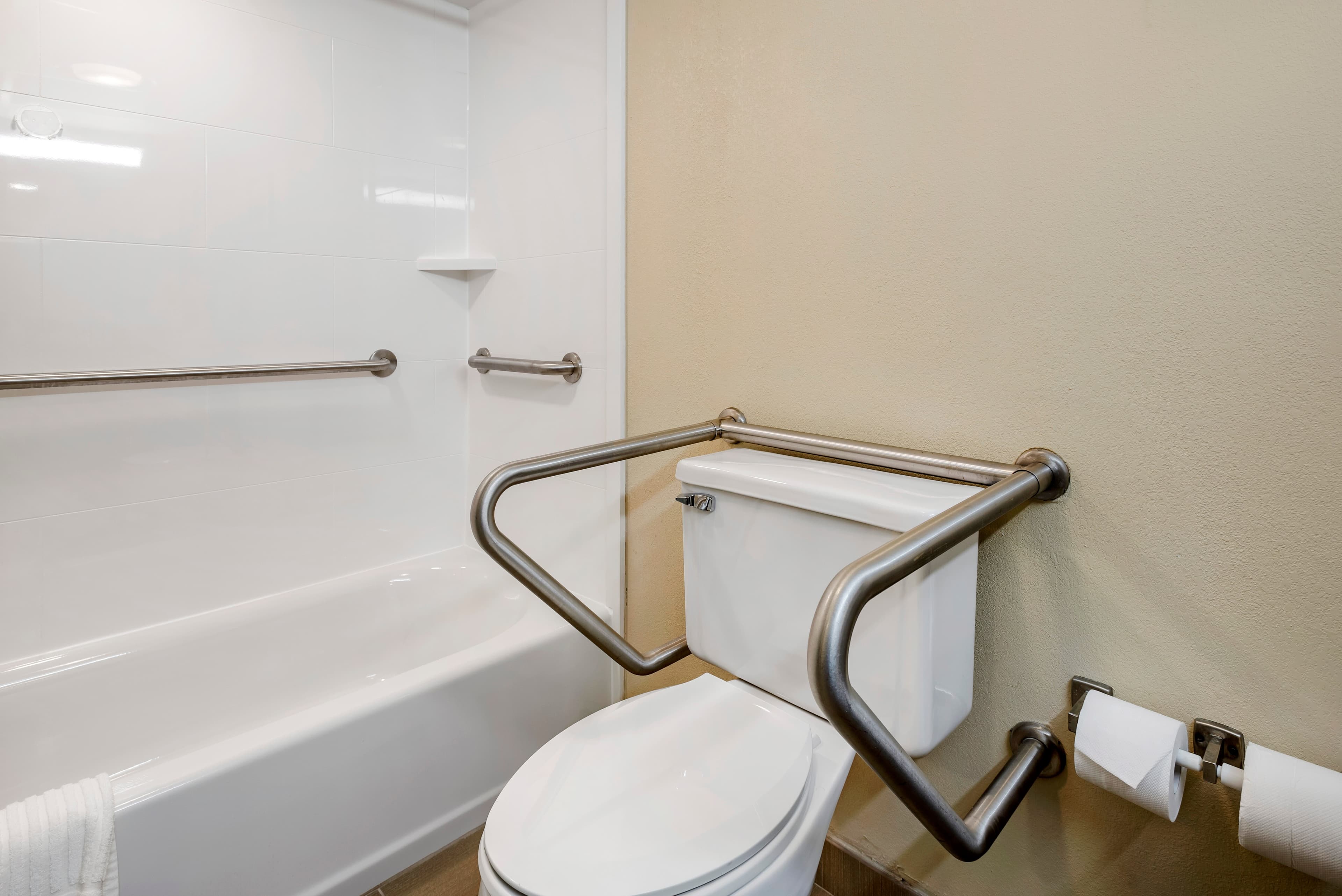 Comfort Suites Bethlehem Near Lehigh University and LVI Airport — 15