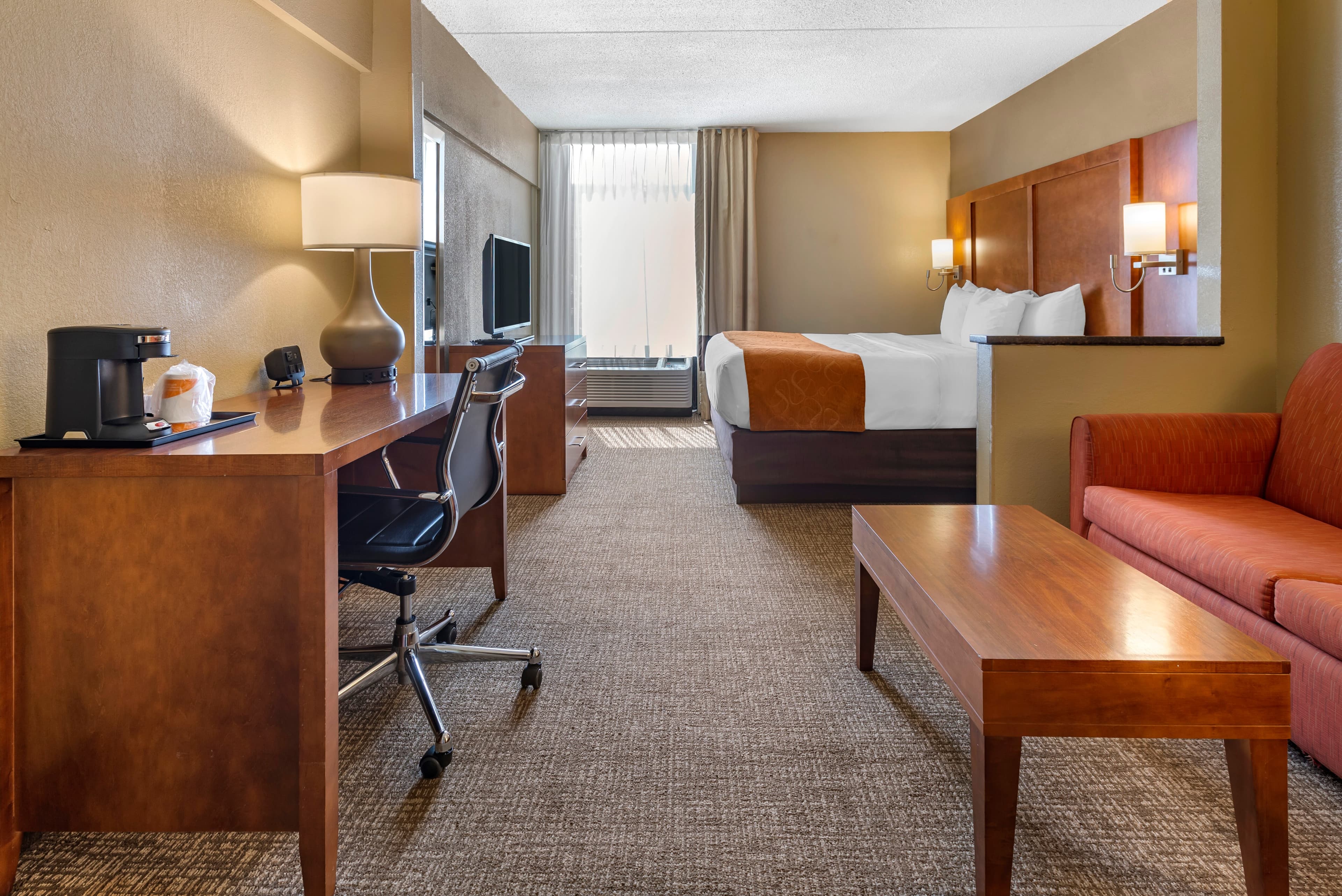 Comfort Suites Bethlehem Near Lehigh University and LVI Airport — 17