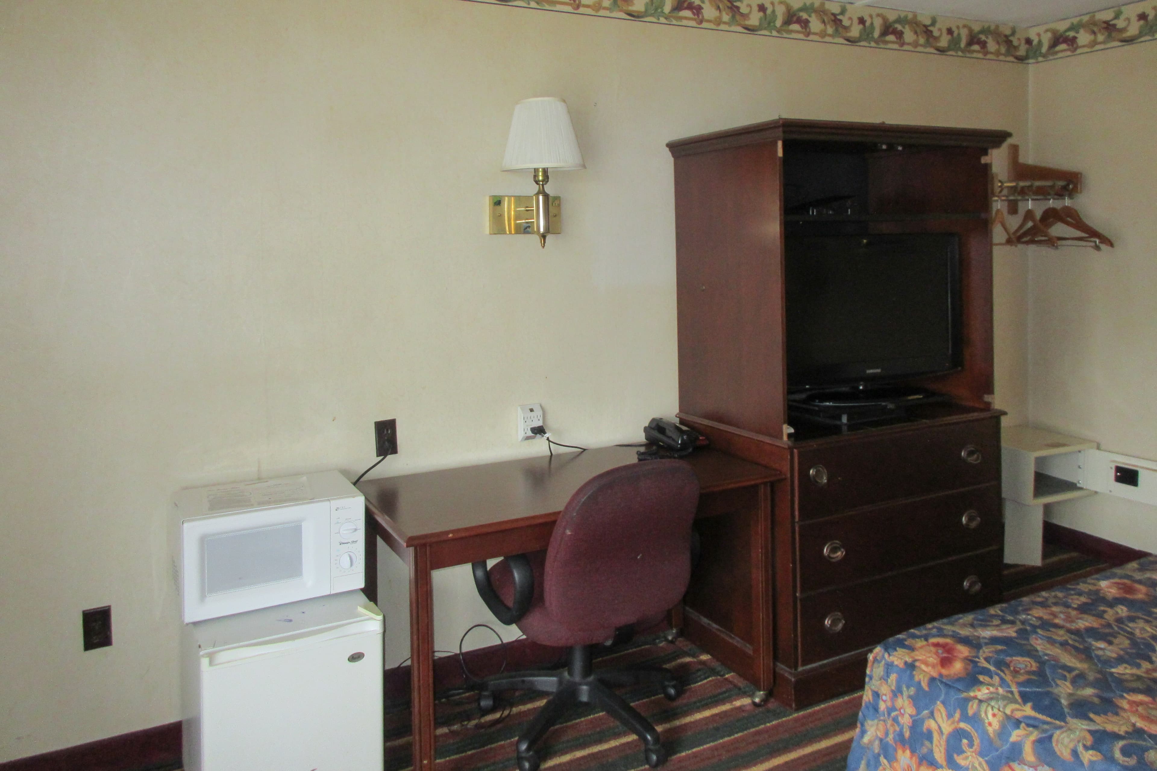 Rodeway Inn Dunmore - Image 3