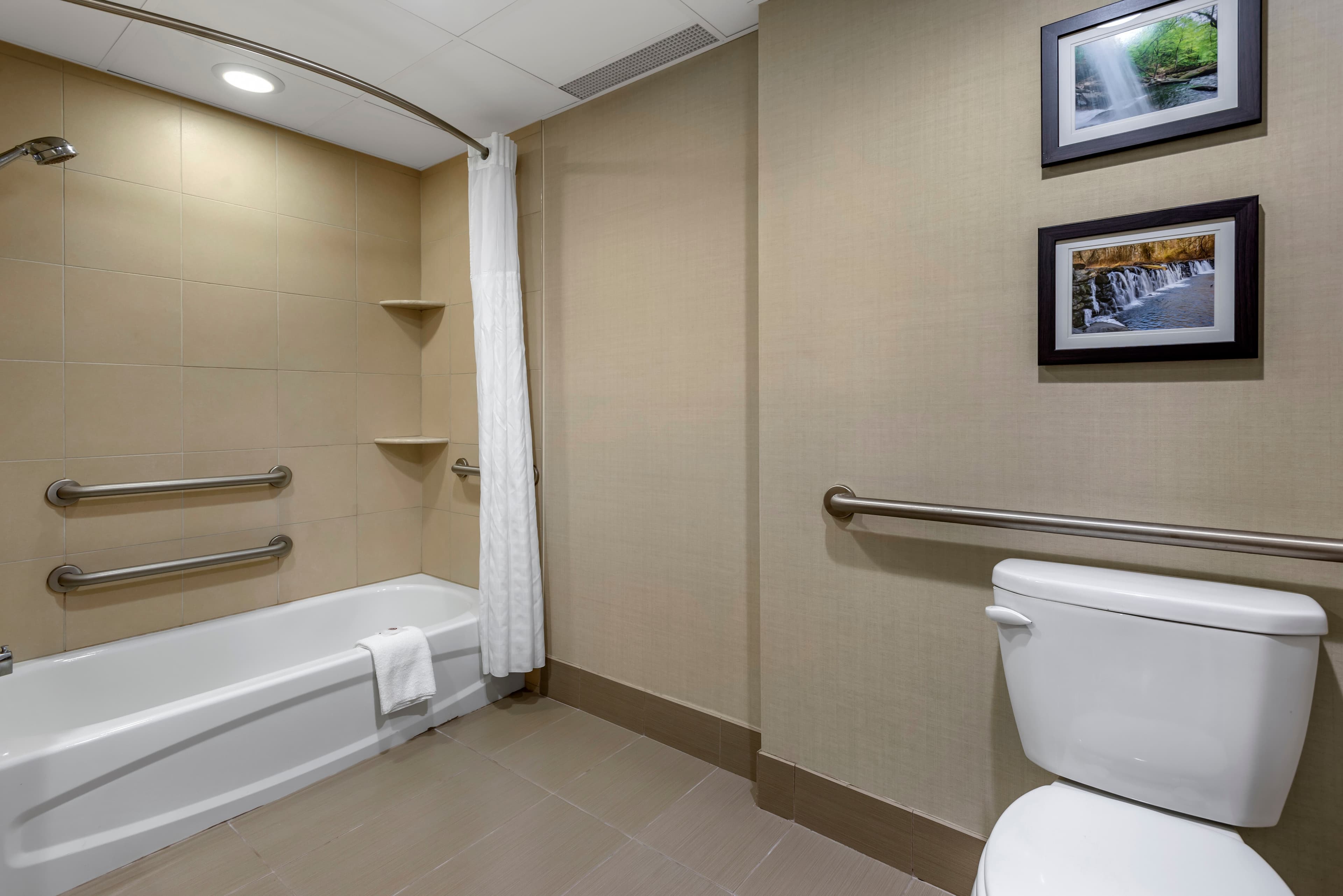 Comfort Inn & Suites Glen Mills - West Chester - Image 4