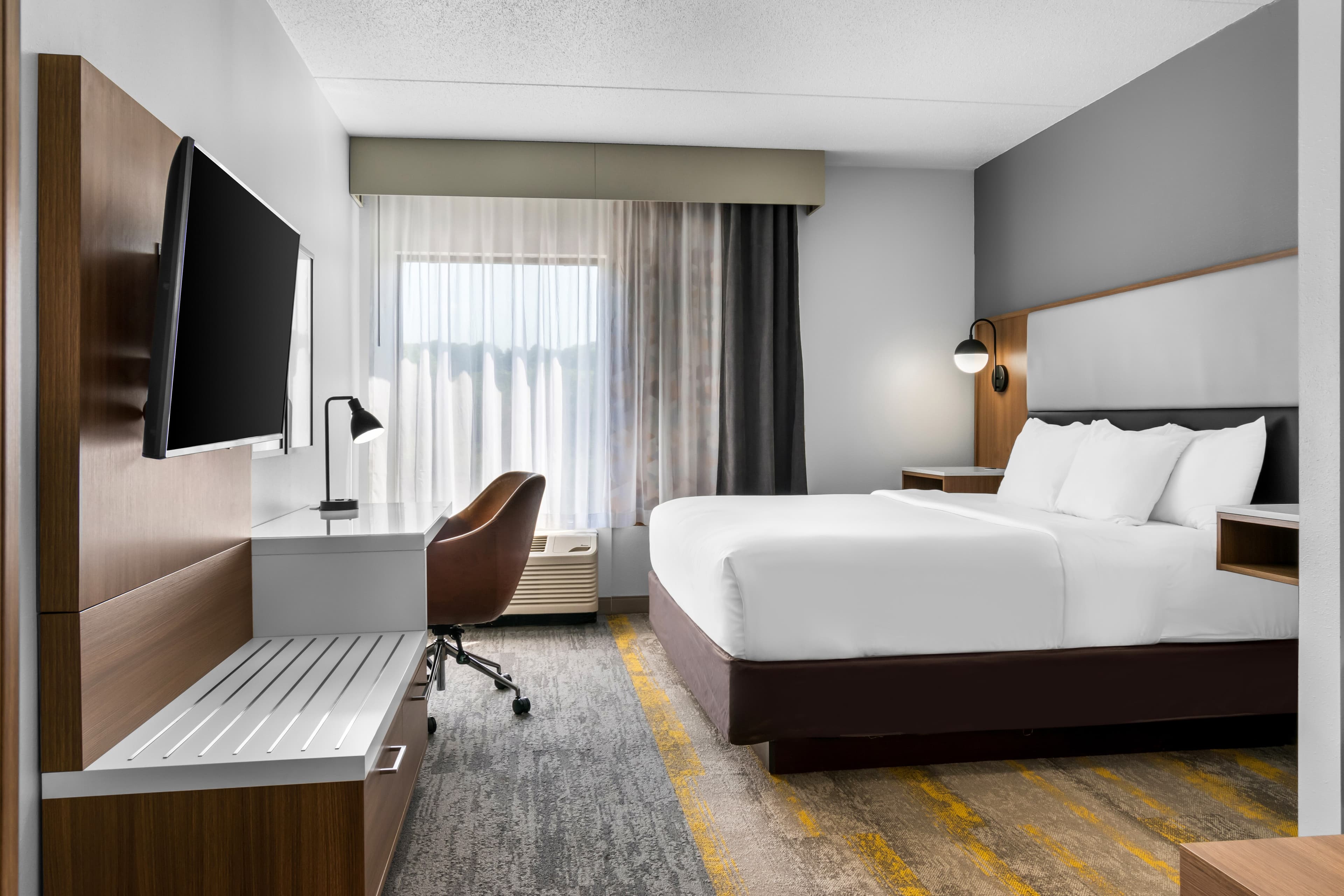 Comfort Inn & Suites York North - Image 2