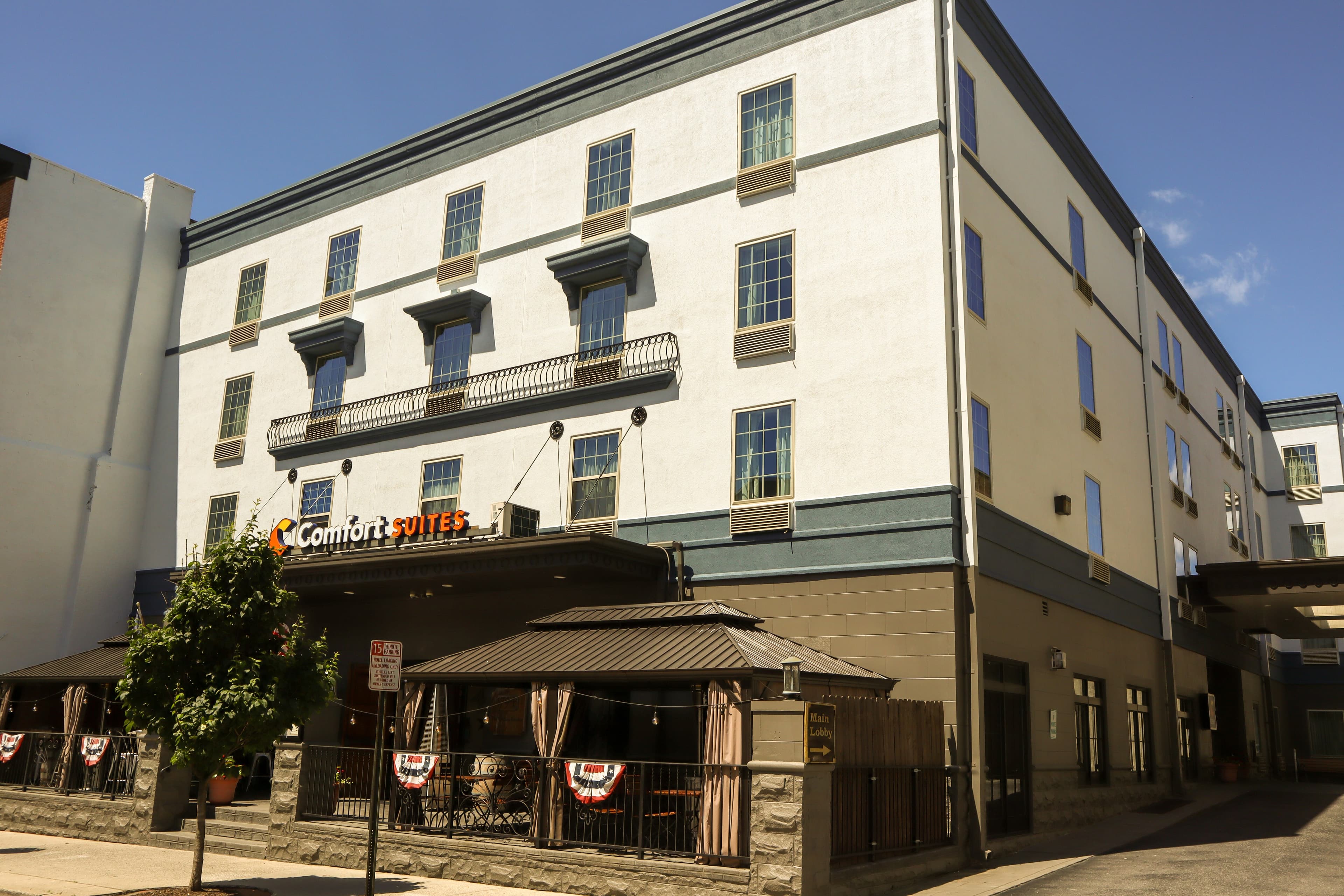 Comfort Suites Downtown Carlisle - Image 1