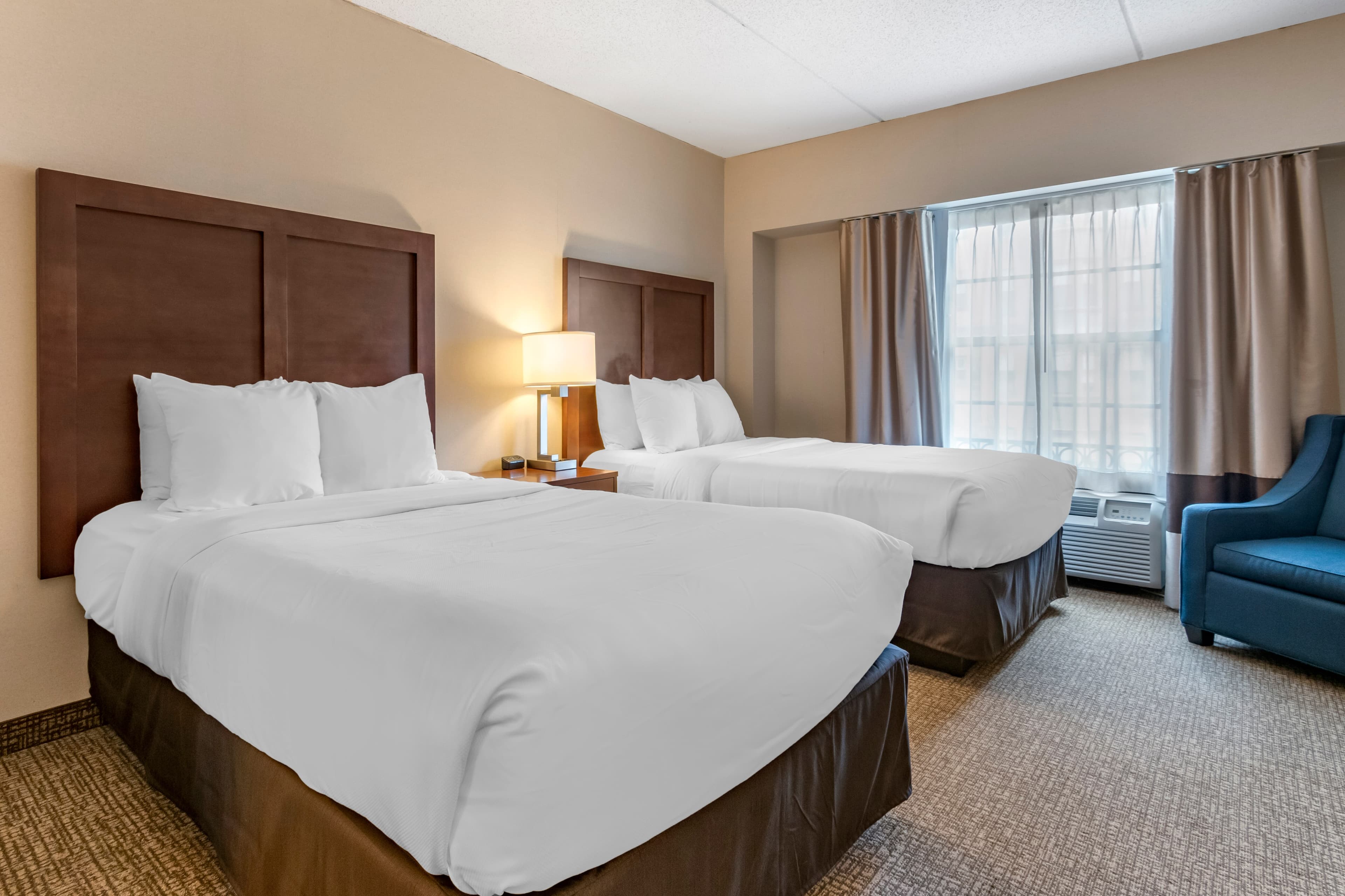Comfort Suites Downtown Carlisle - Image 3