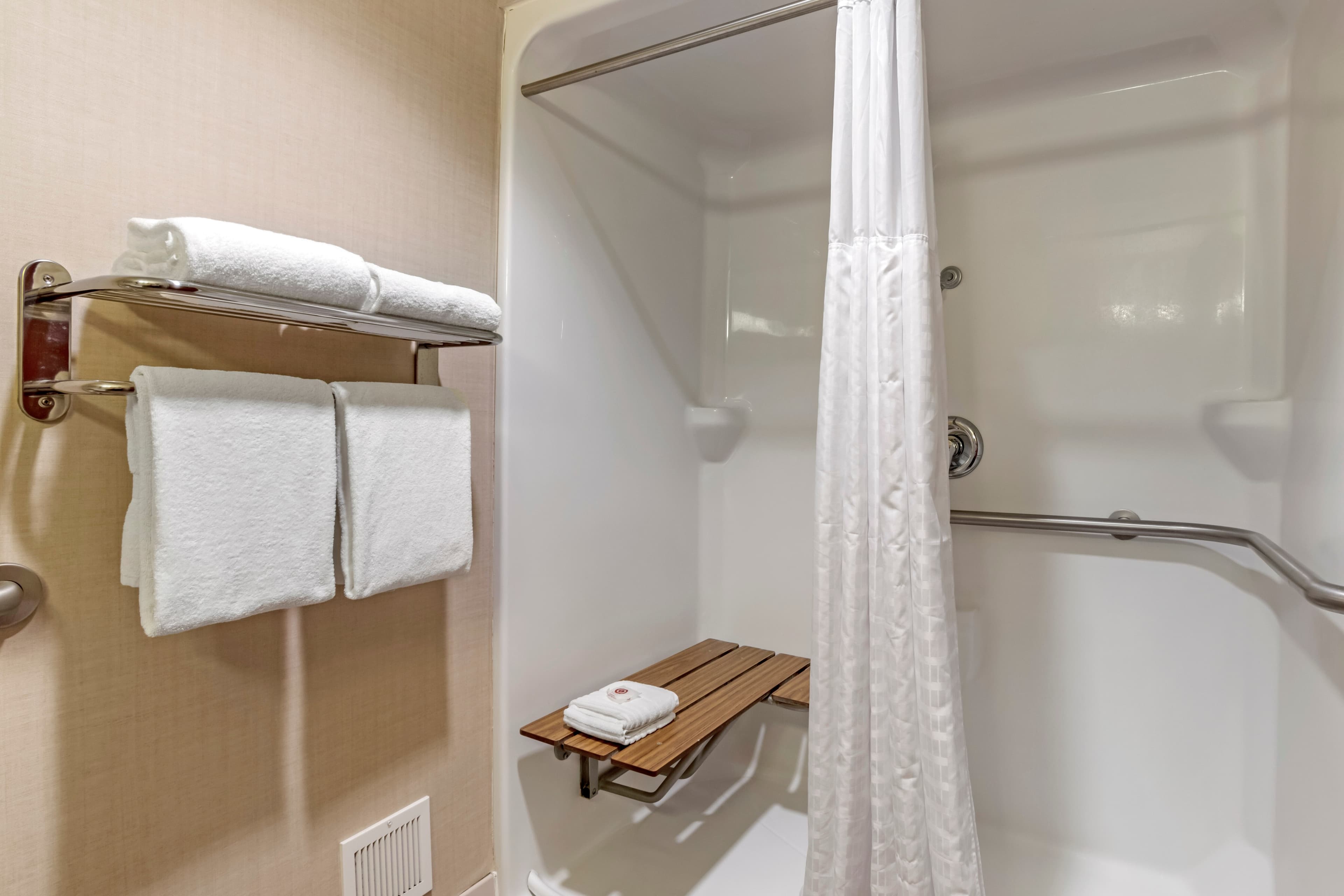 Comfort Suites Downtown Carlisle — 10