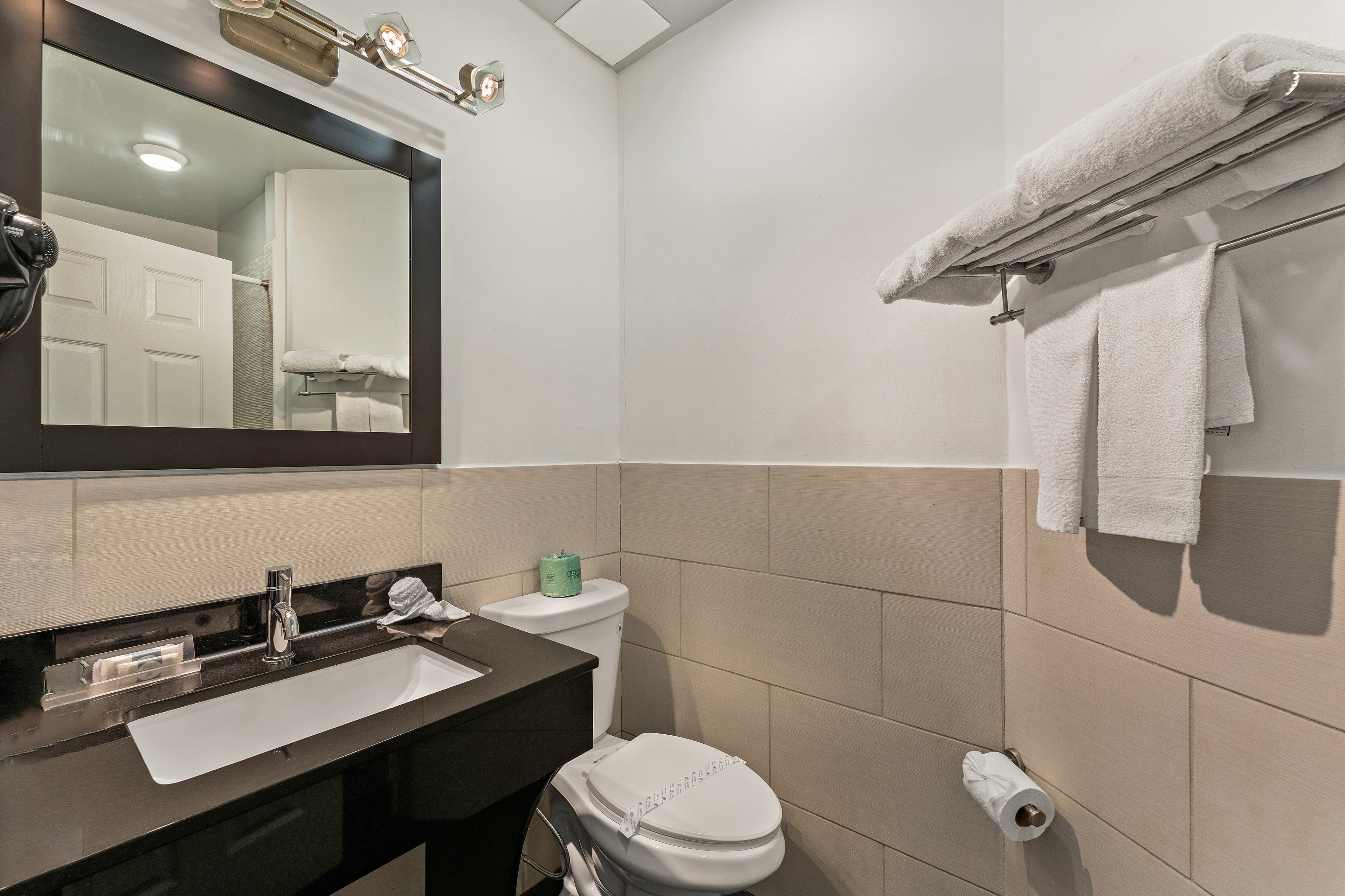 Quality Inn Philadelphia Center City - Image 5