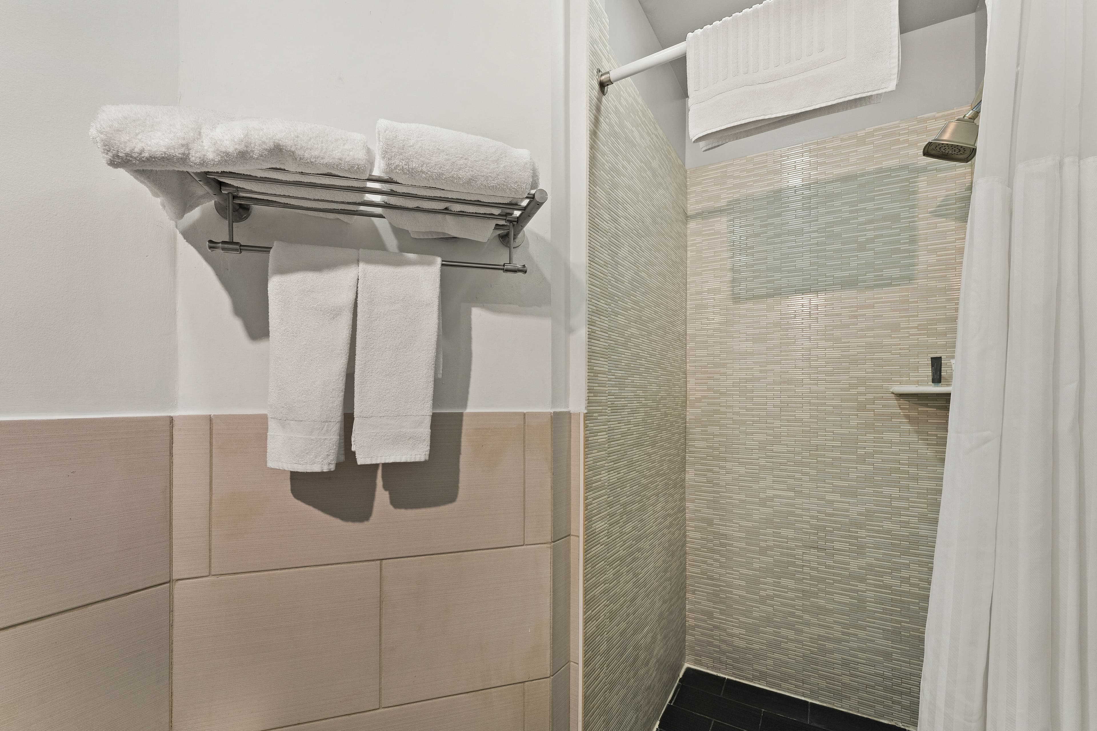 Quality Inn Philadelphia Center City — 6