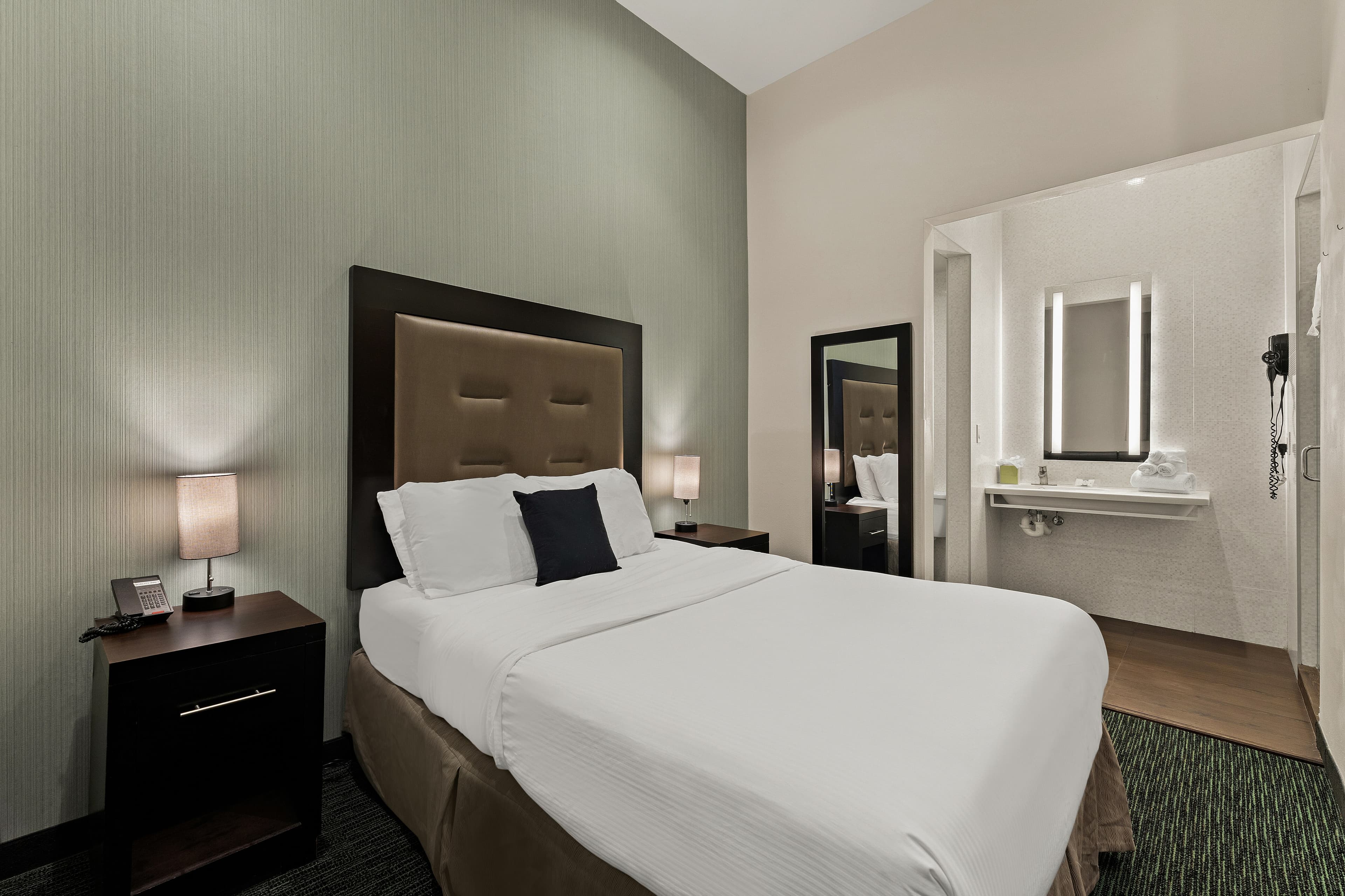 Quality Inn Philadelphia Center City — 8