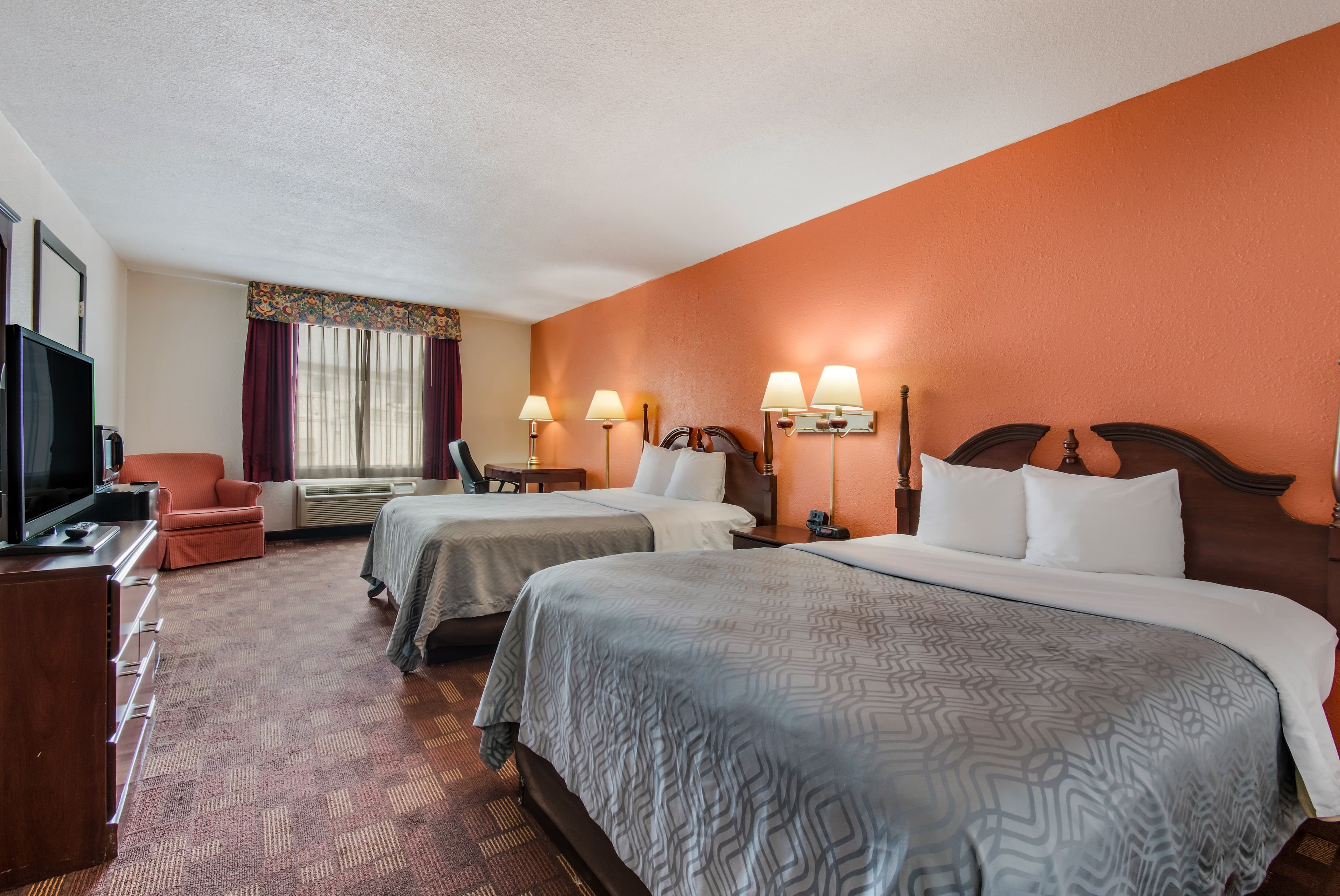 Econo Lodge Inn & Suites Chambersburg Central — 20