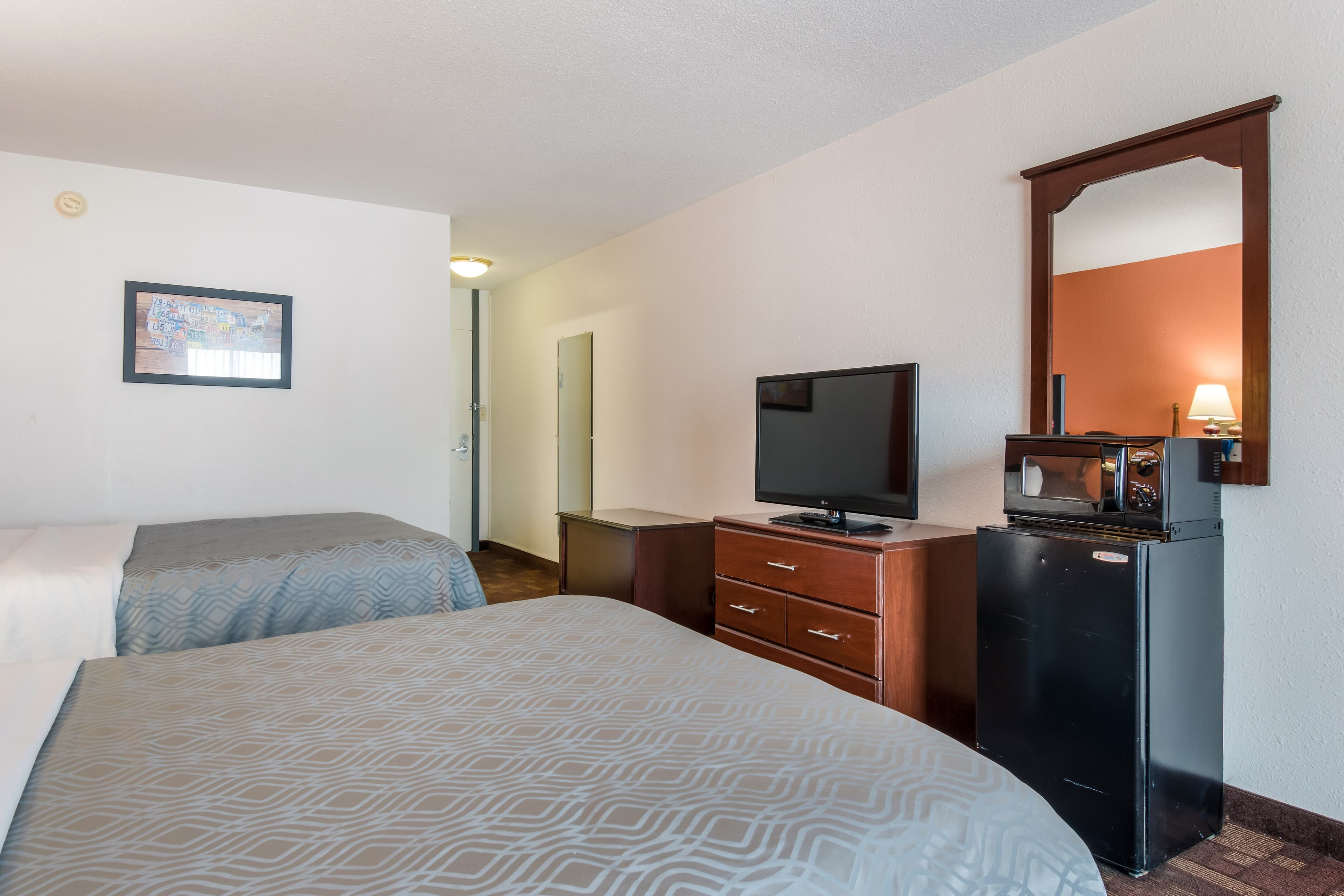 Econo Lodge Inn & Suites Chambersburg Central — 22