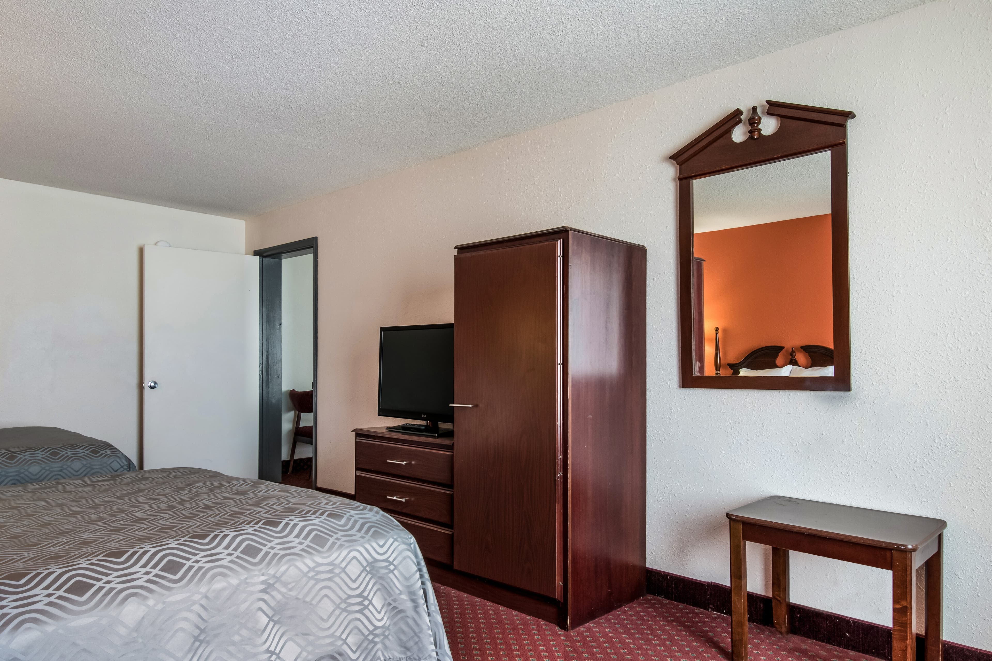 Econo Lodge Inn & Suites Chambersburg Central — 45