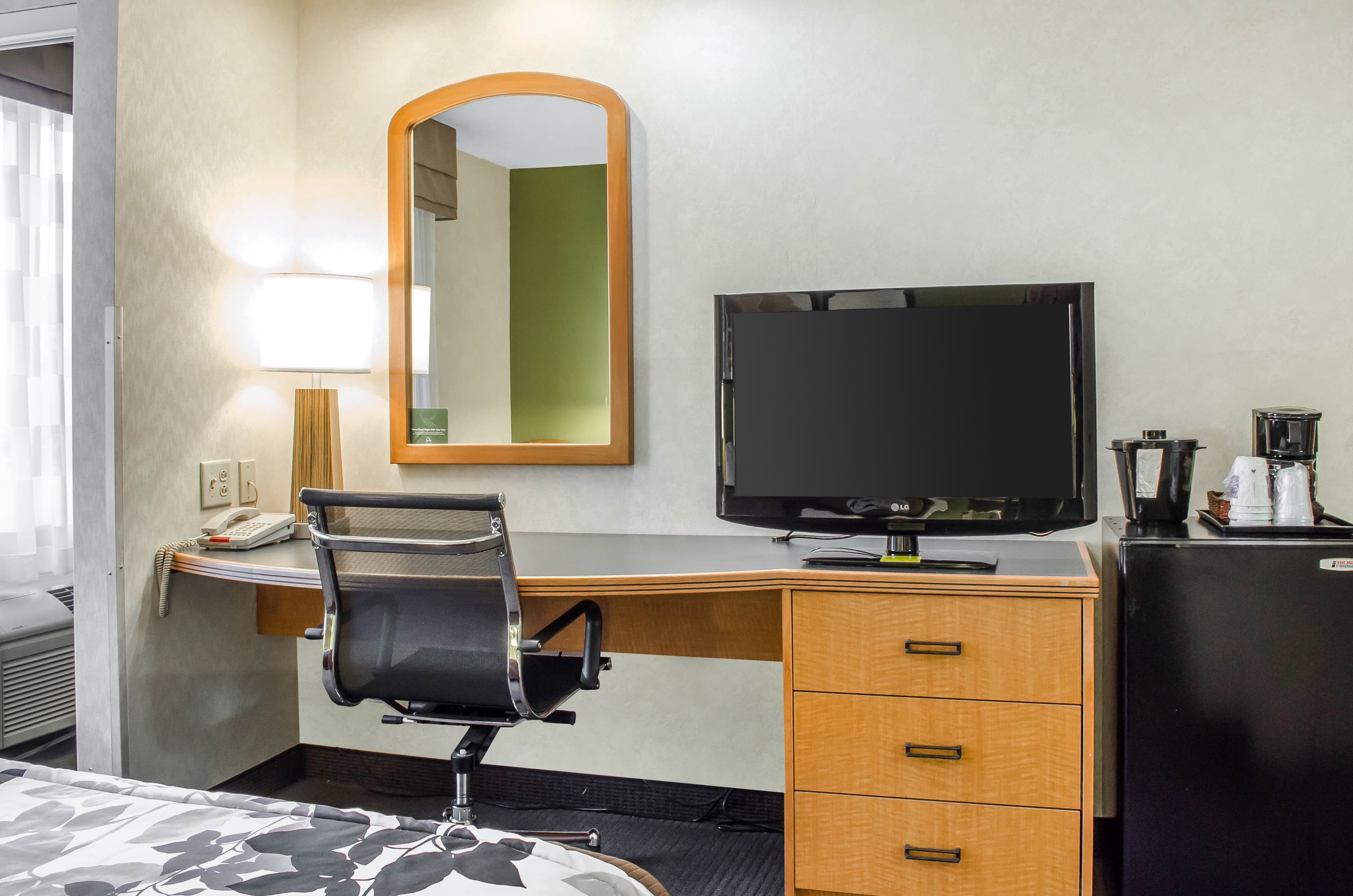 Sleep Inn & Suites Bensalem - Image 4