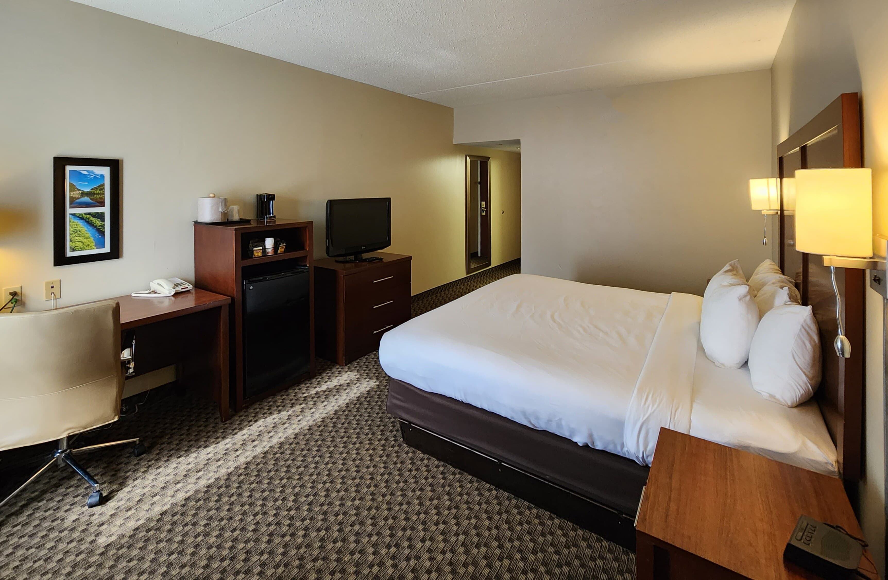 Comfort Inn & Suites Mount Pocono - Image 4