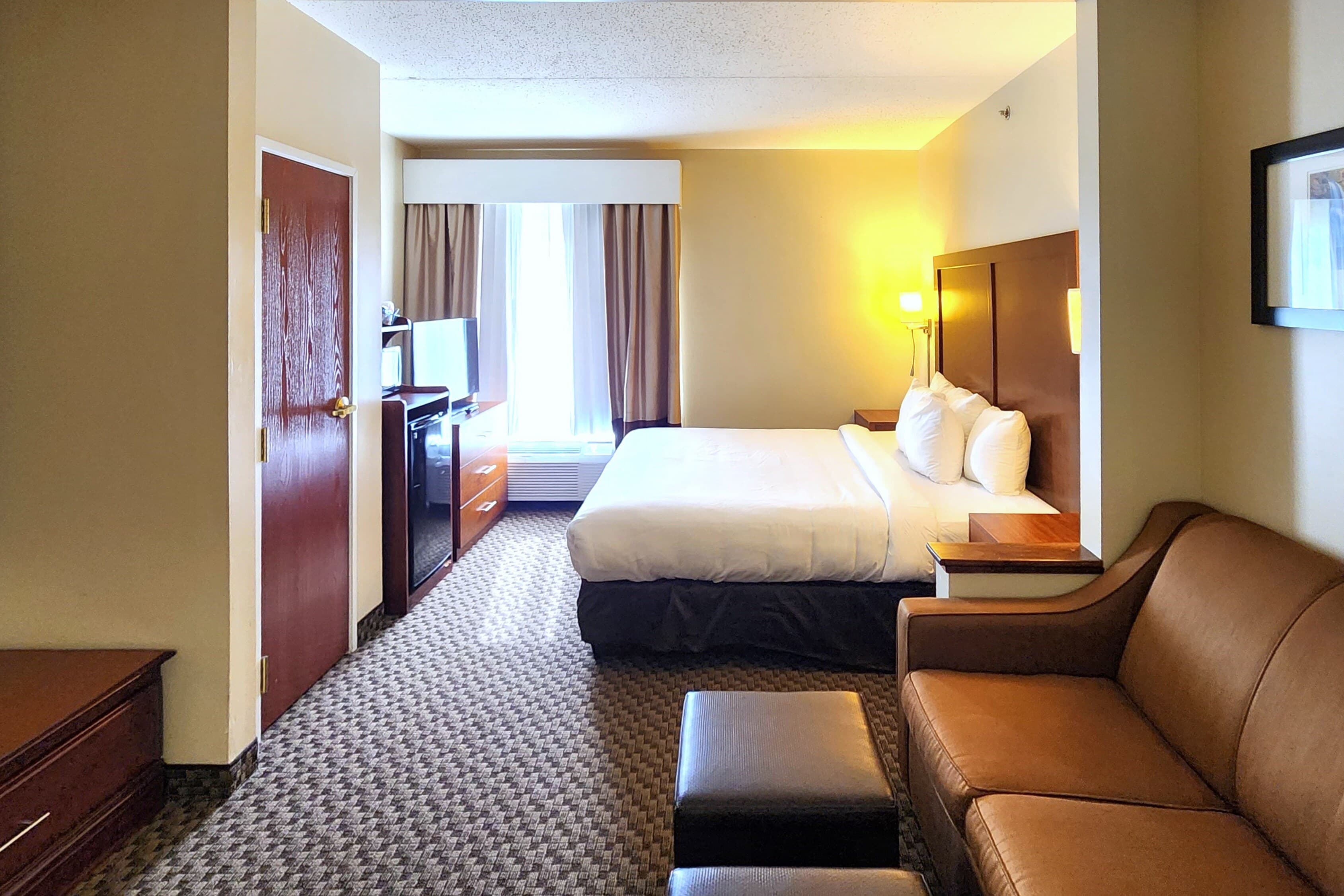 Comfort Inn & Suites Mount Pocono — 19