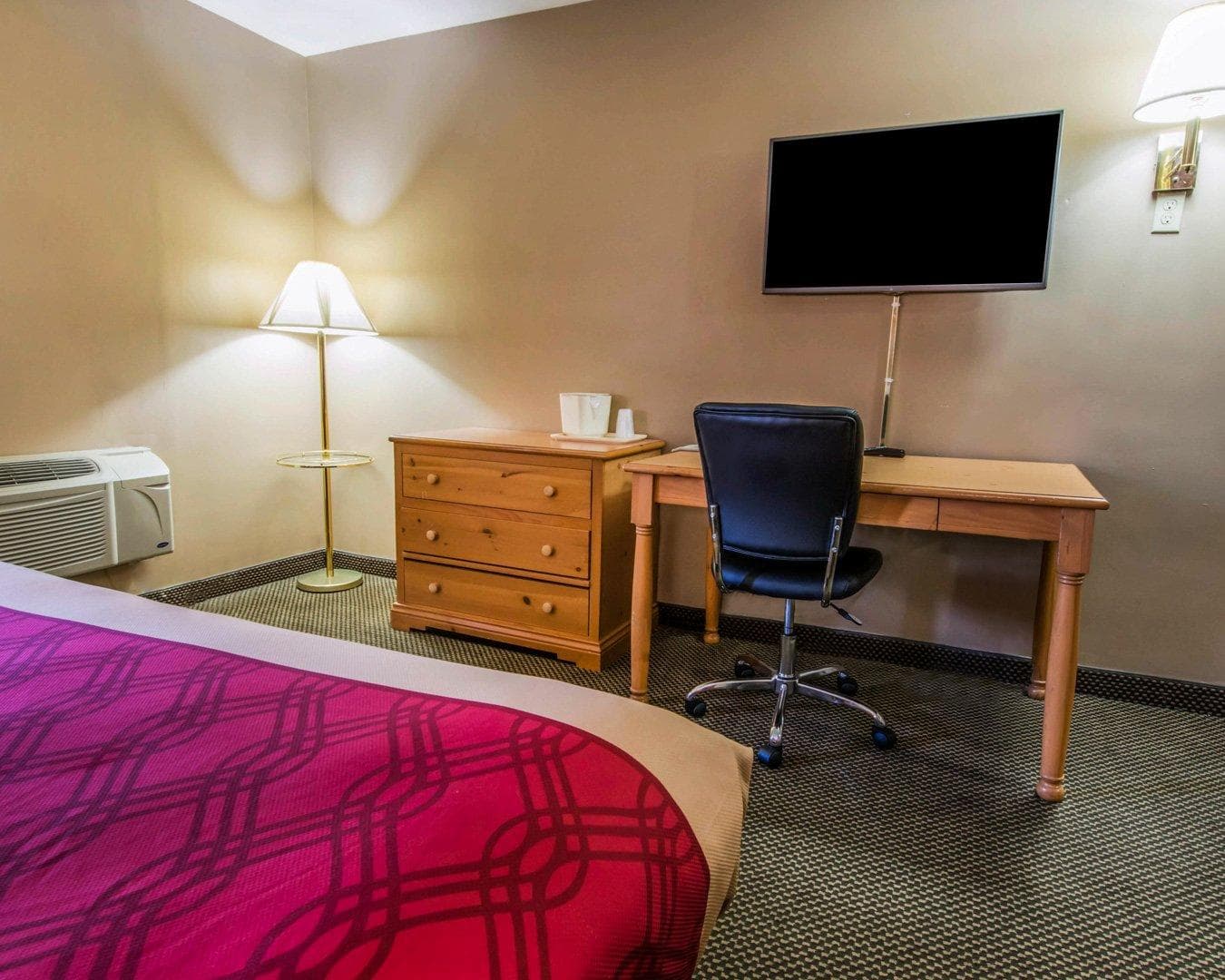 Econo Lodge Hermitage South — 7