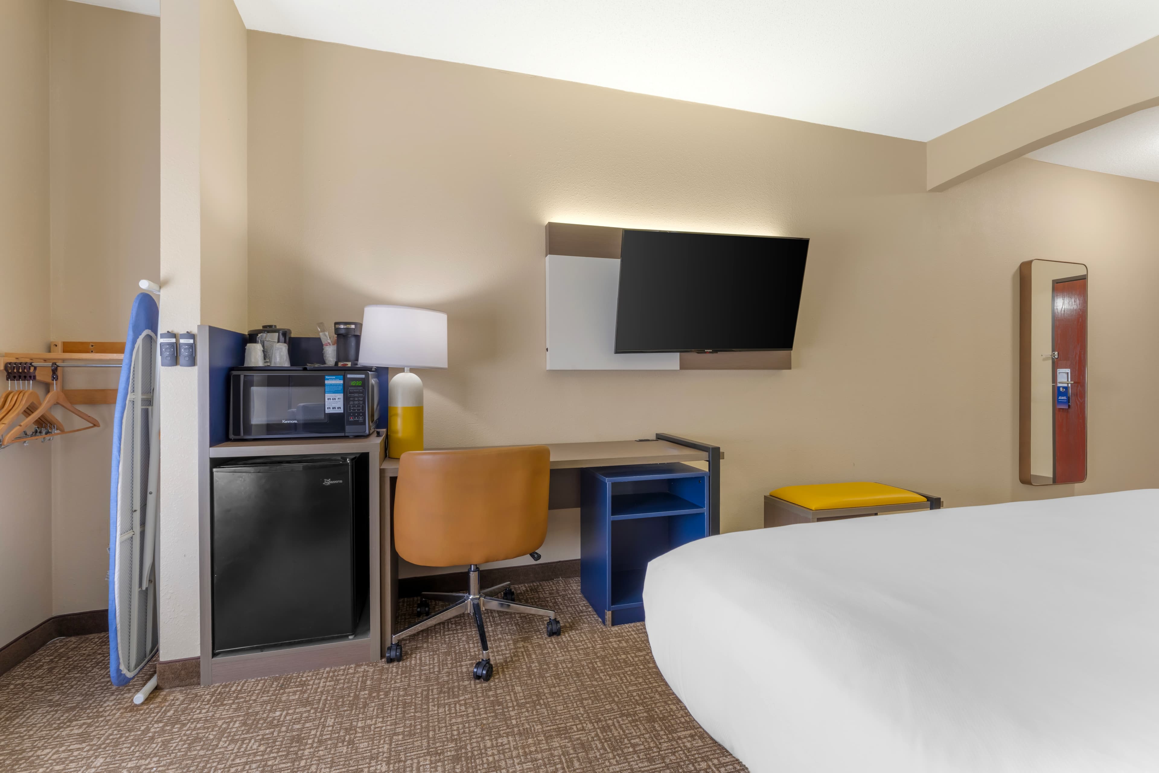 Comfort Suites Pittsburgh Airport — 7