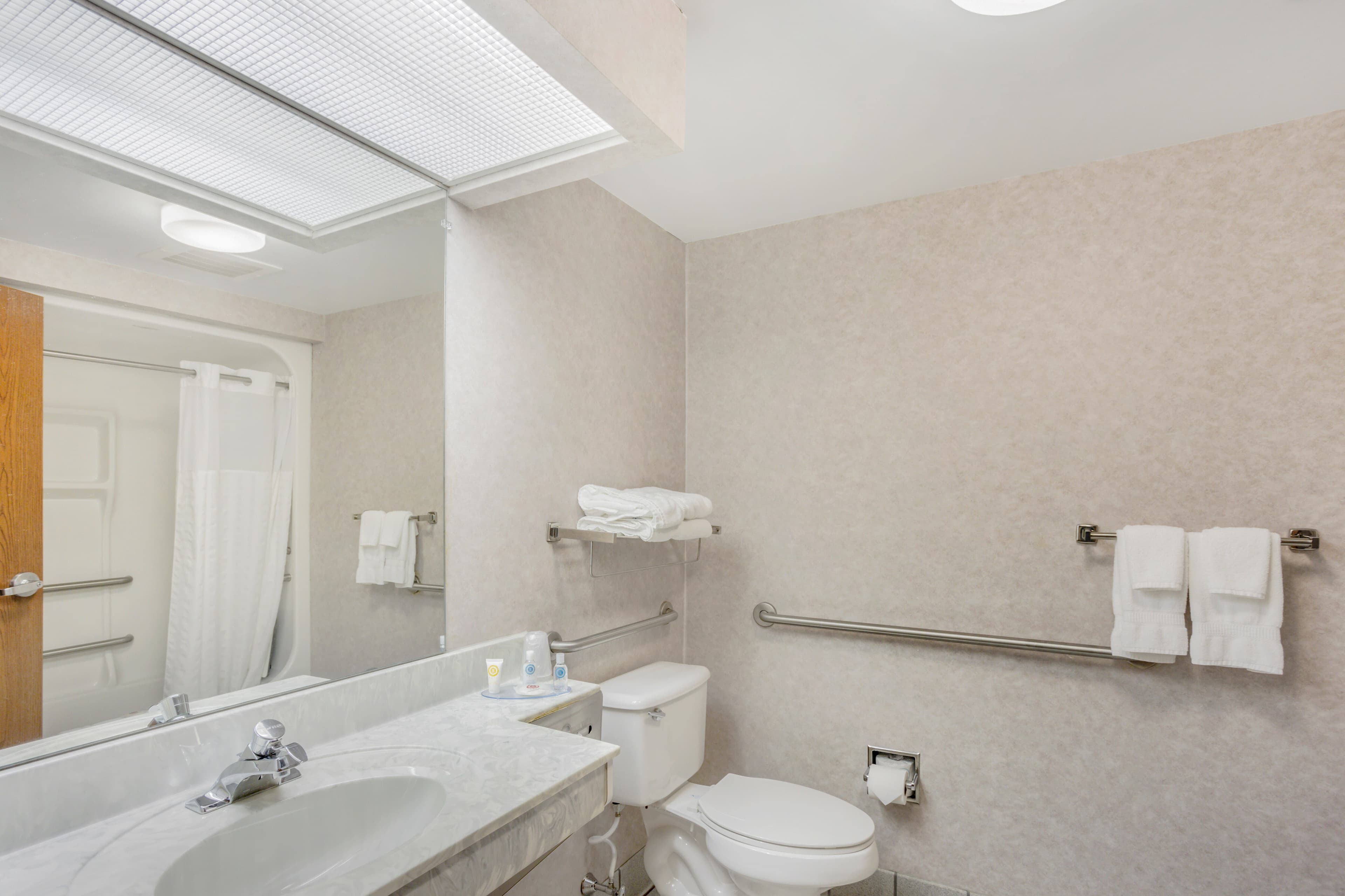 Comfort Inn Huntingdon - Image 5