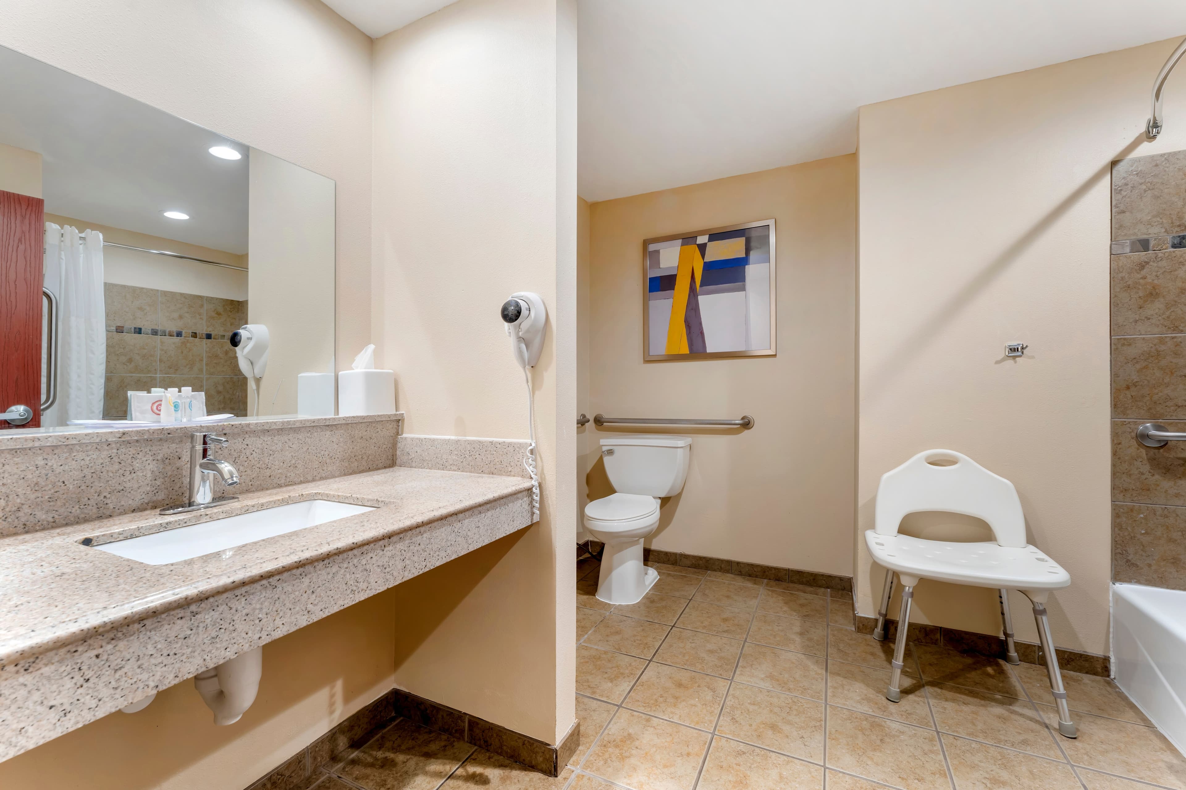 Comfort Suites Monaca - Image 5