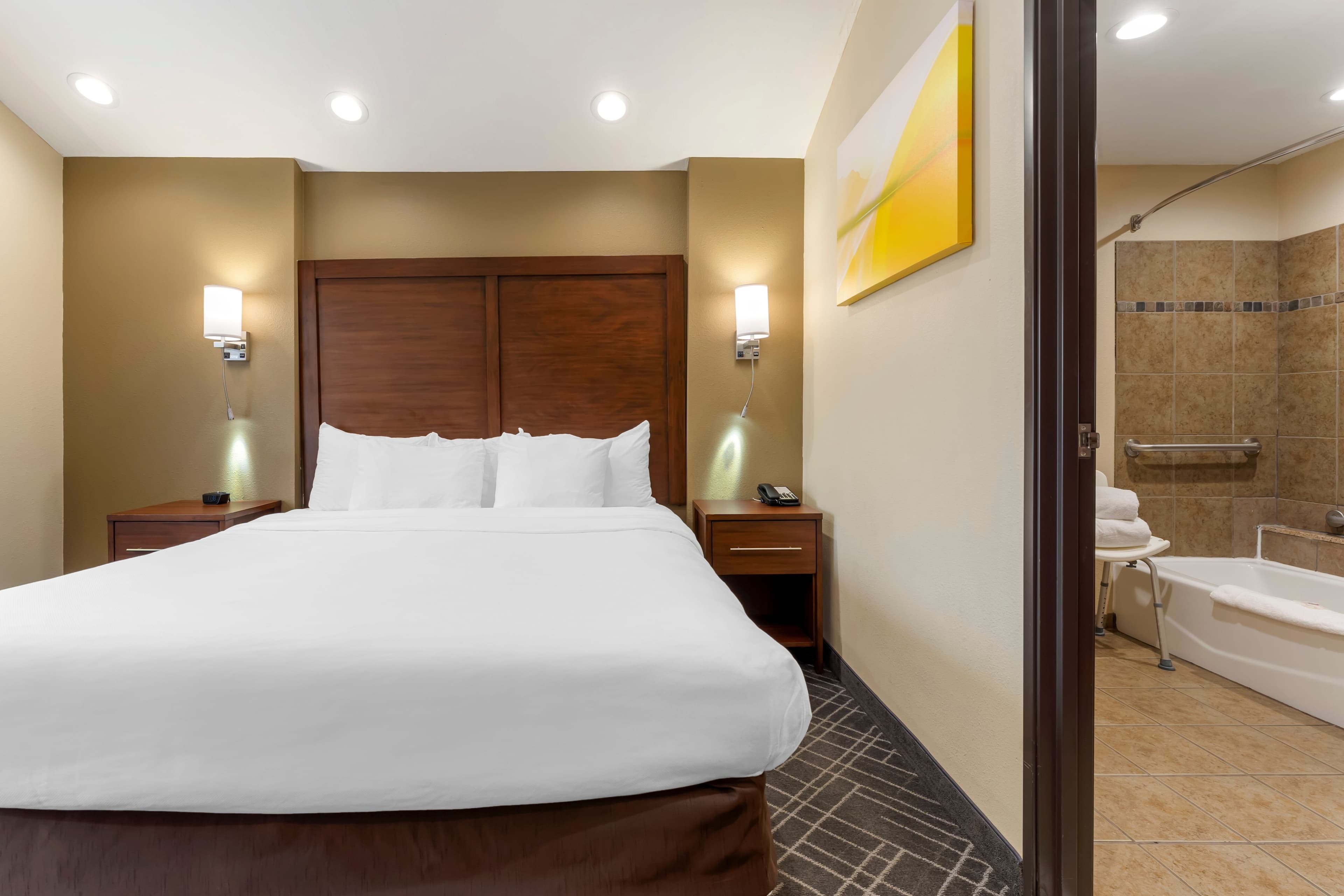 Comfort Suites Monaca — 11