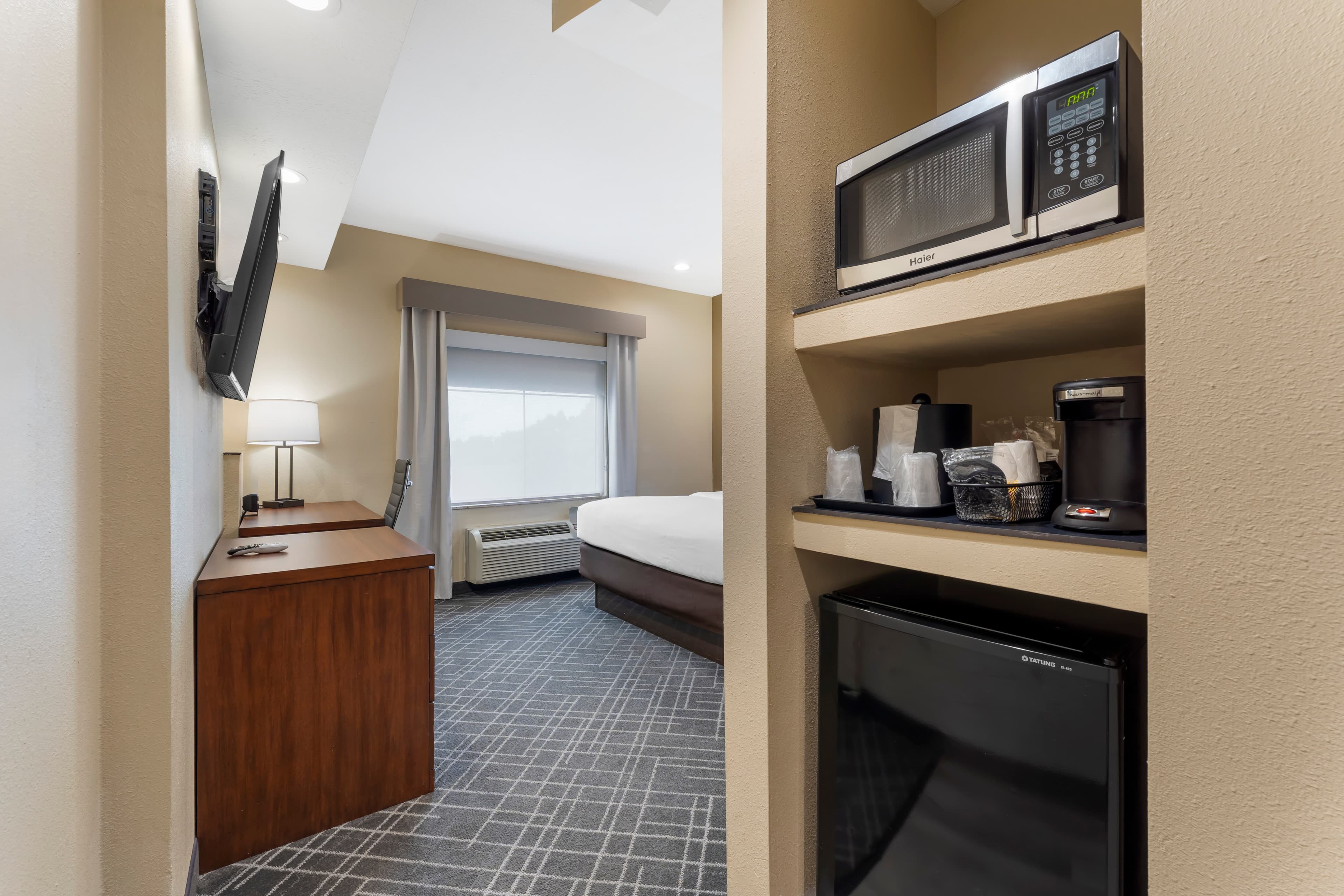 Comfort Suites Monaca — 14