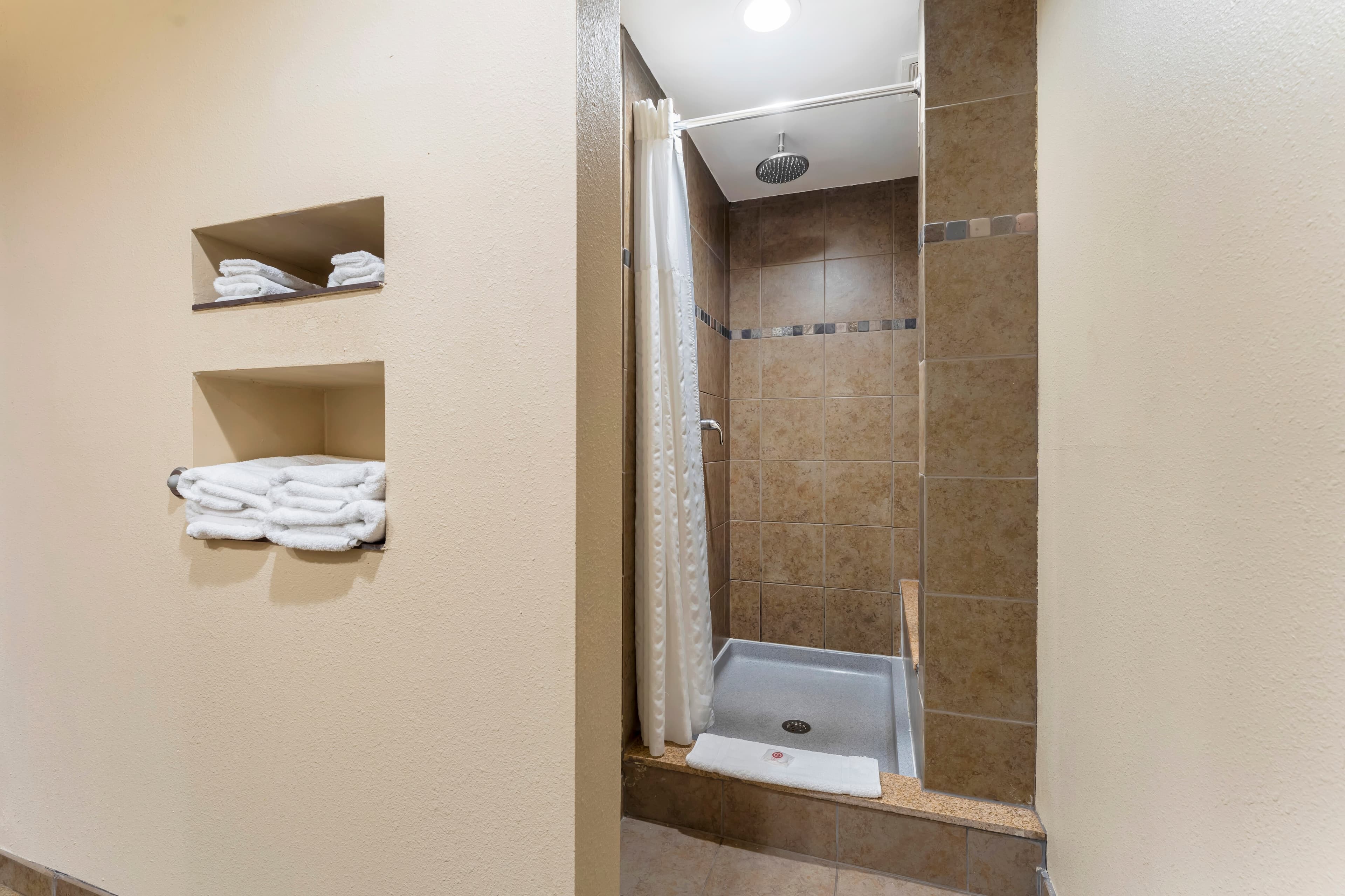 Comfort Suites Monaca — 24