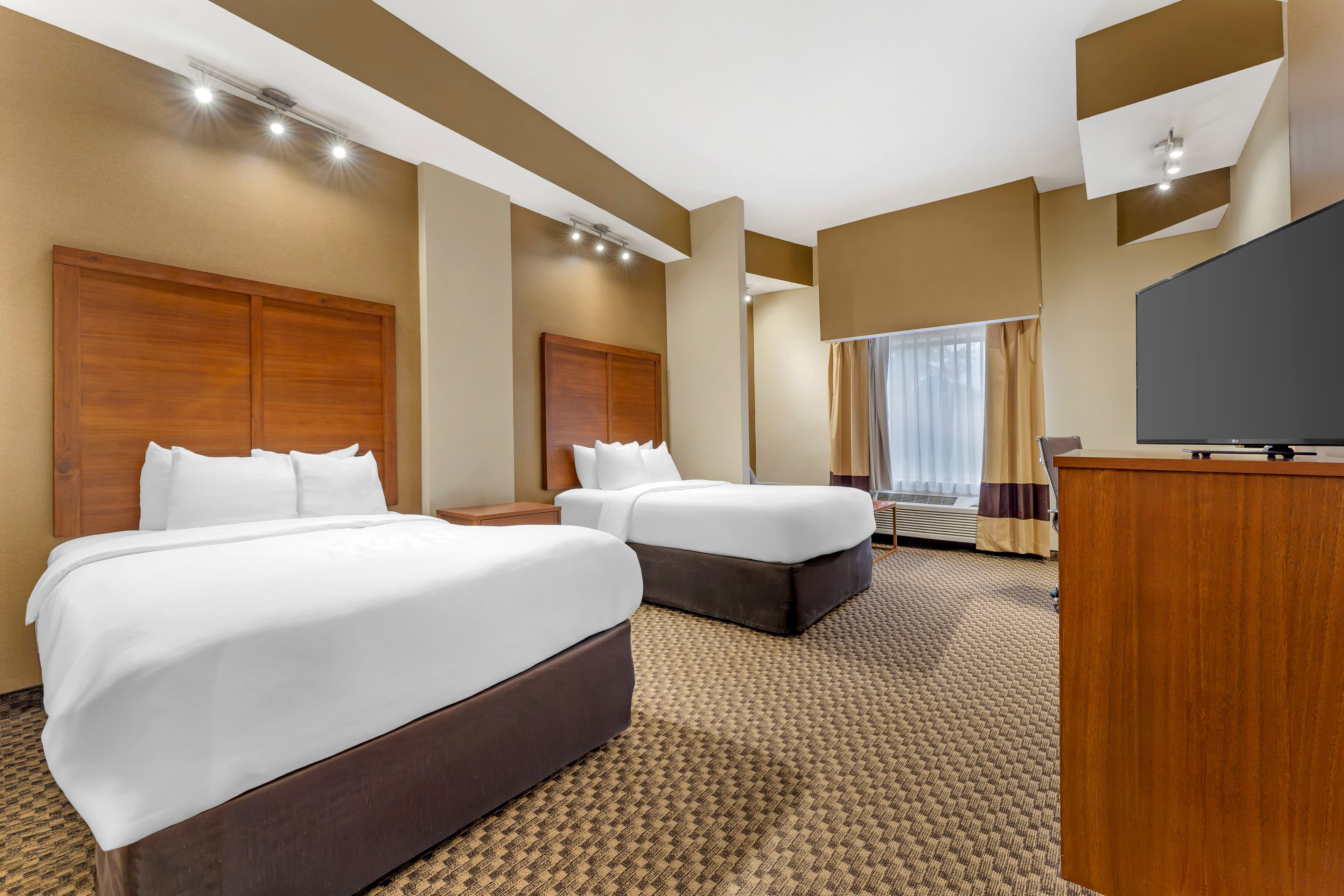 Comfort Suites Monroeville - Pittsburgh East - Image 2