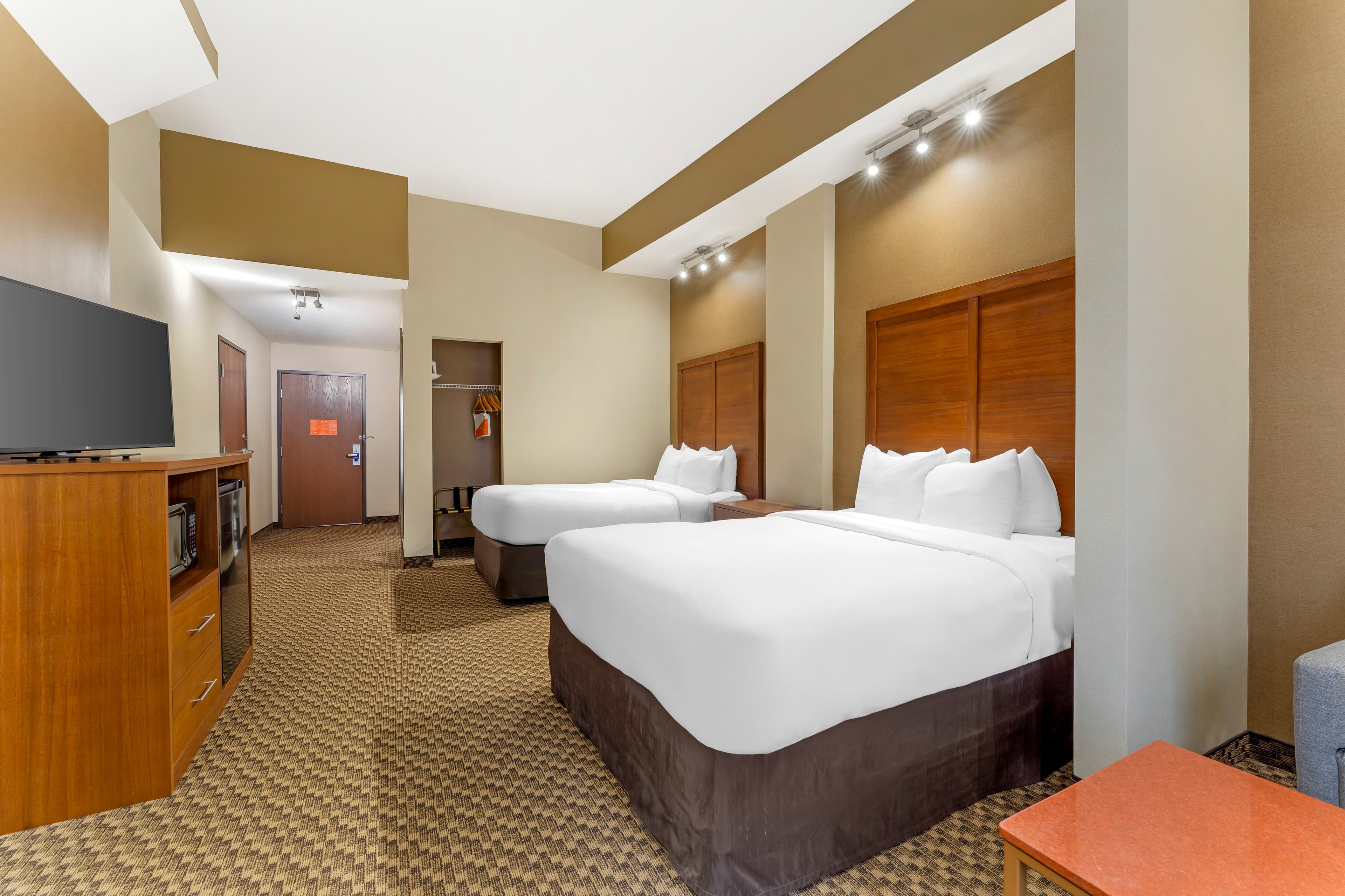 Comfort Suites Monroeville - Pittsburgh East - Image 3