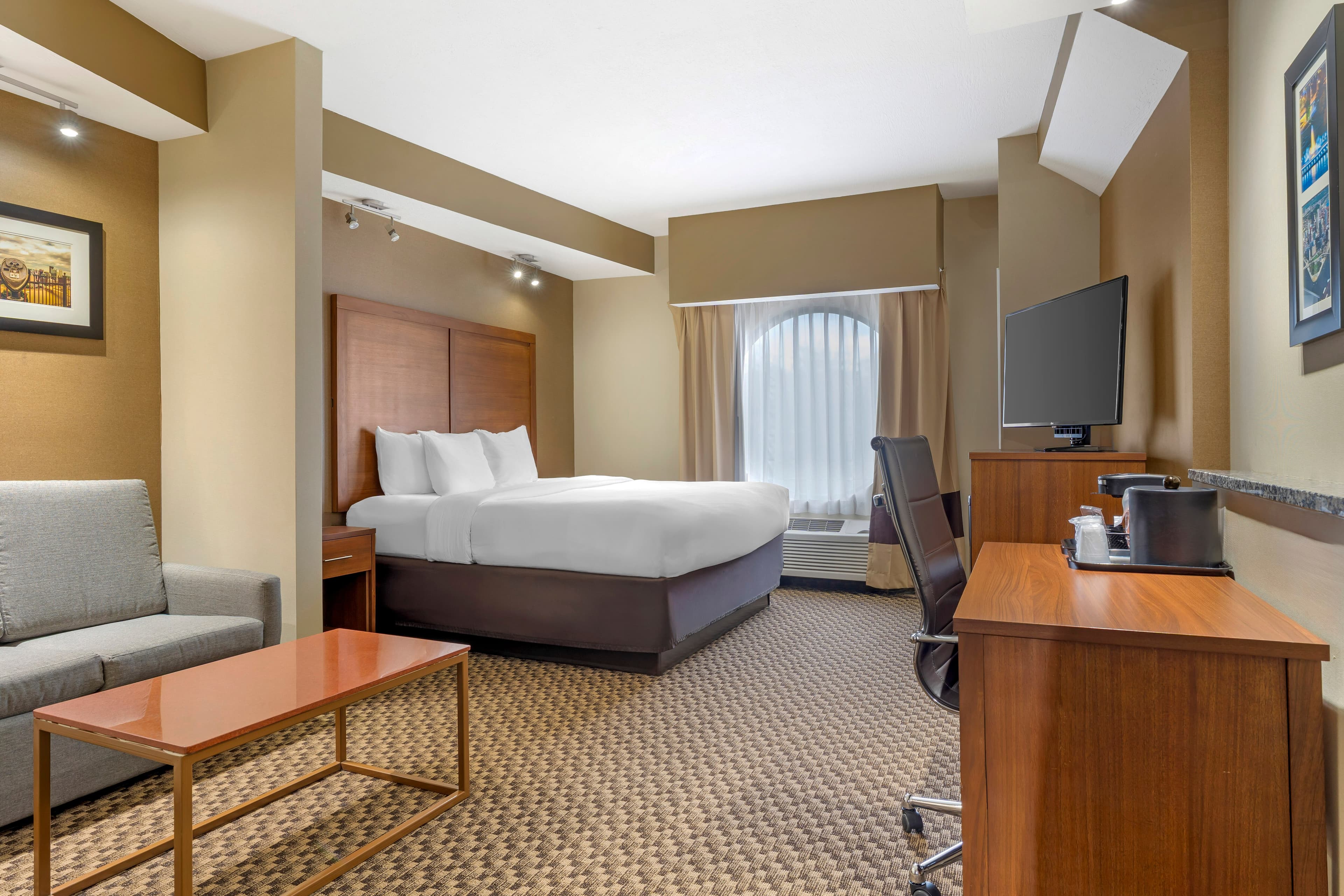 Comfort Suites Monroeville - Pittsburgh East — 6