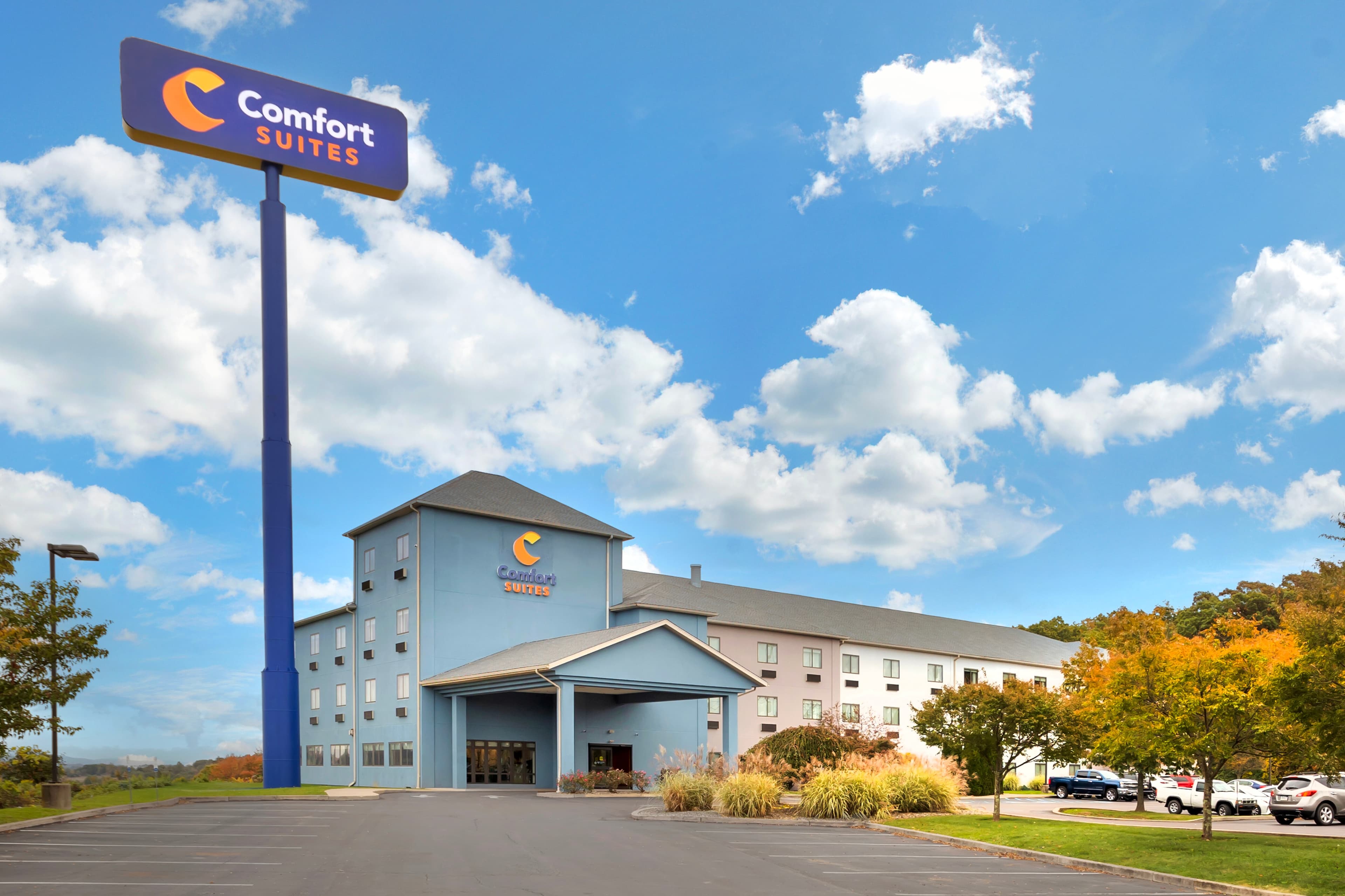 Comfort Suites Bloomsburg - Image 1