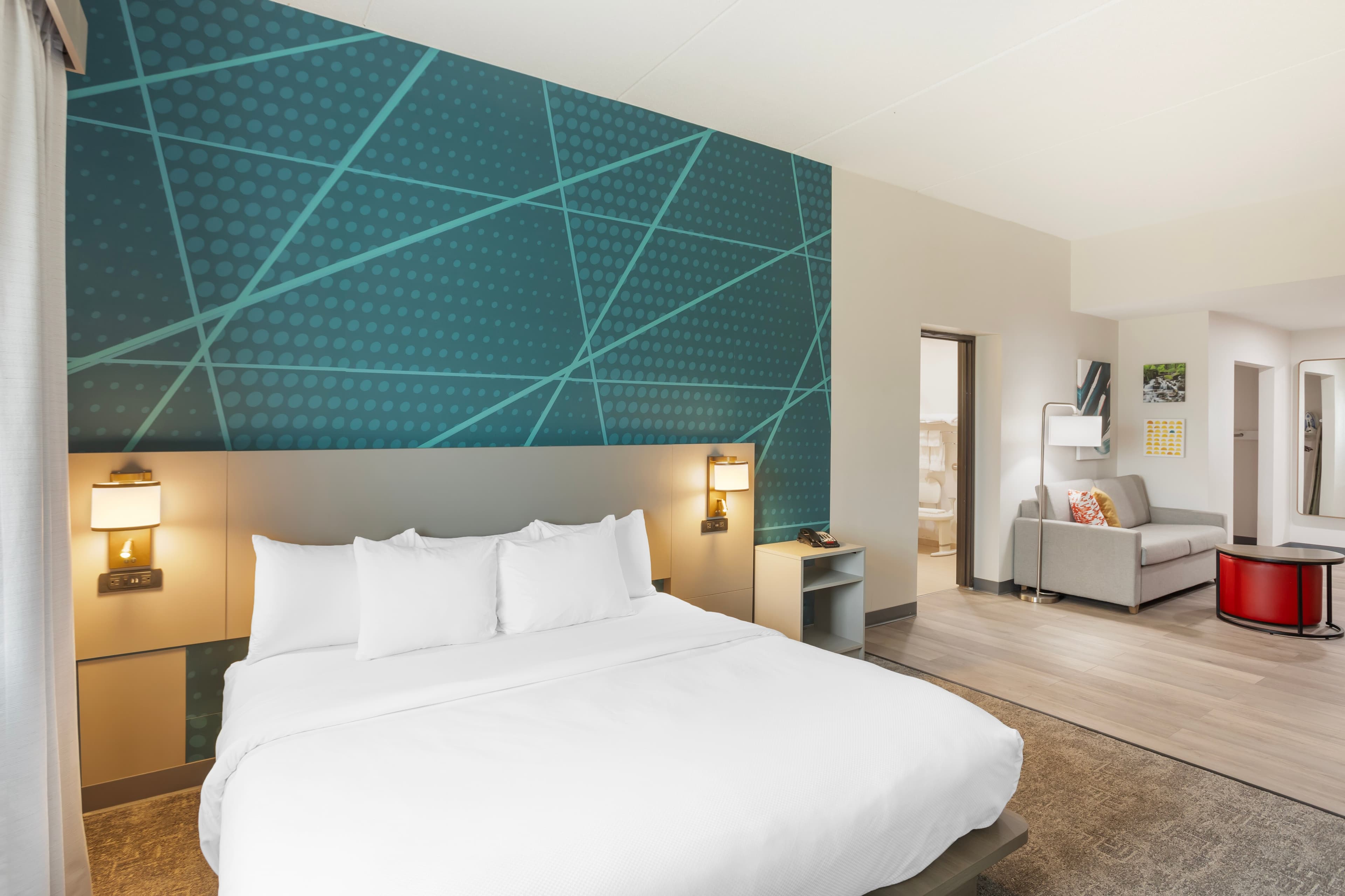 Comfort Suites Bloomsburg - Image 2