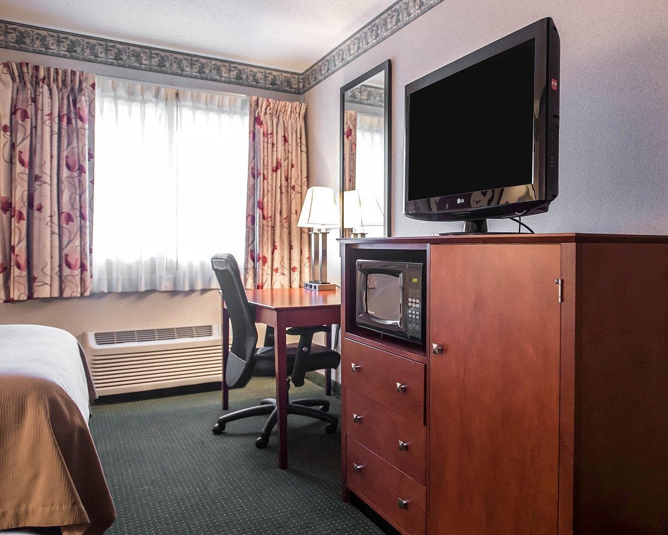 Quality Inn New Columbia-Lewisburg - Image 3