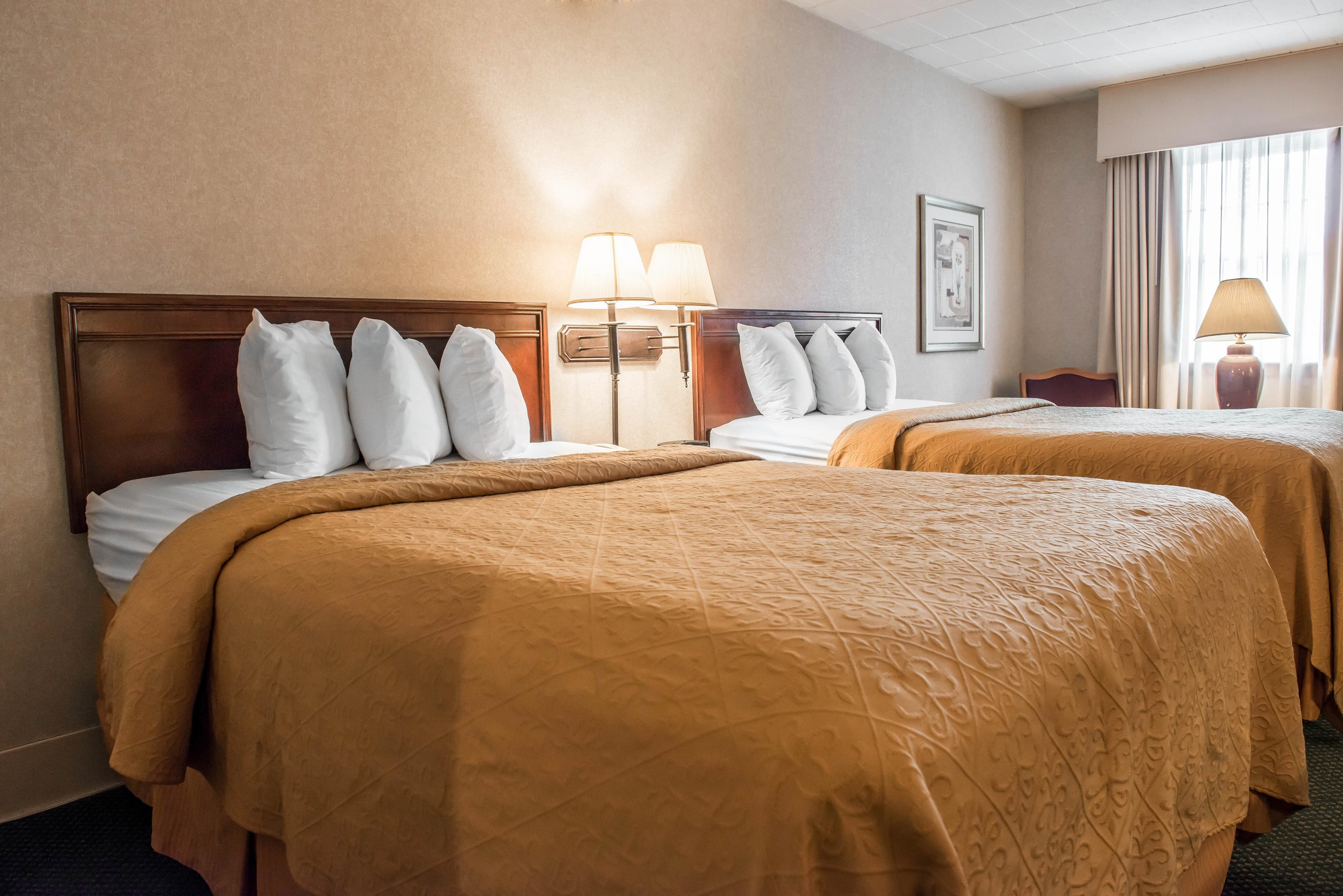 Quality Inn Pittsburgh Airport - Image 2