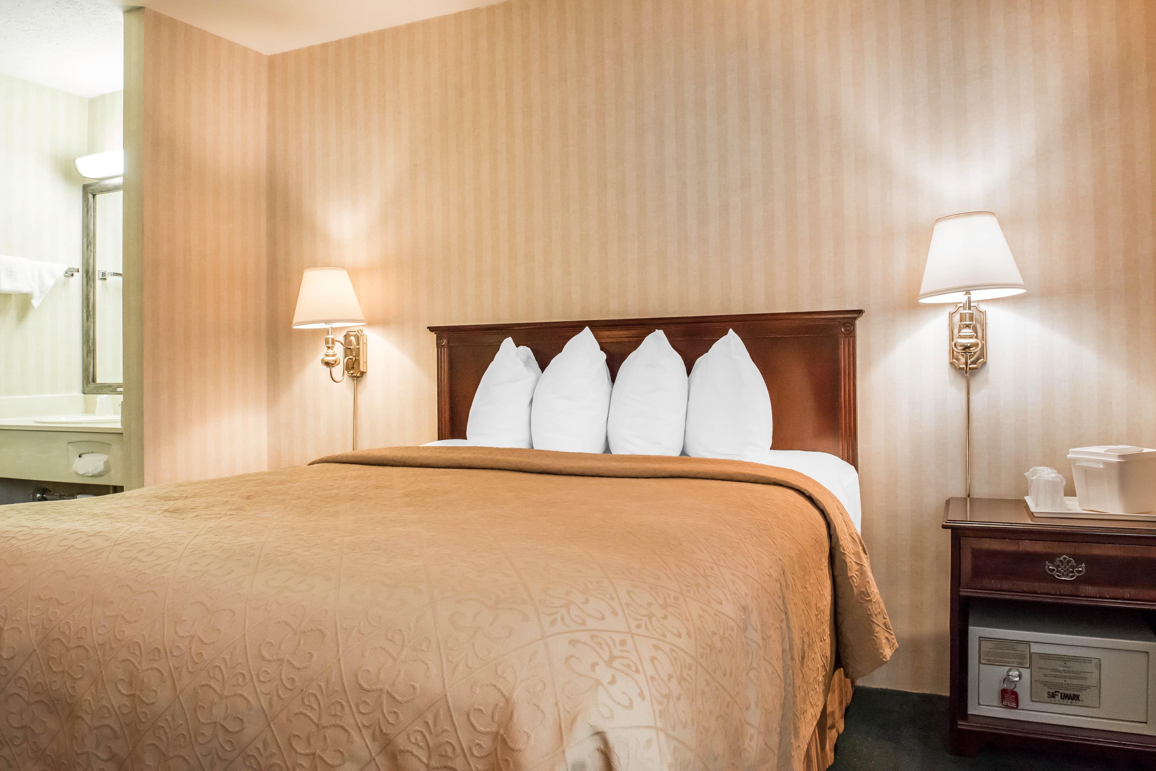 Quality Inn Pittsburgh Airport — 24