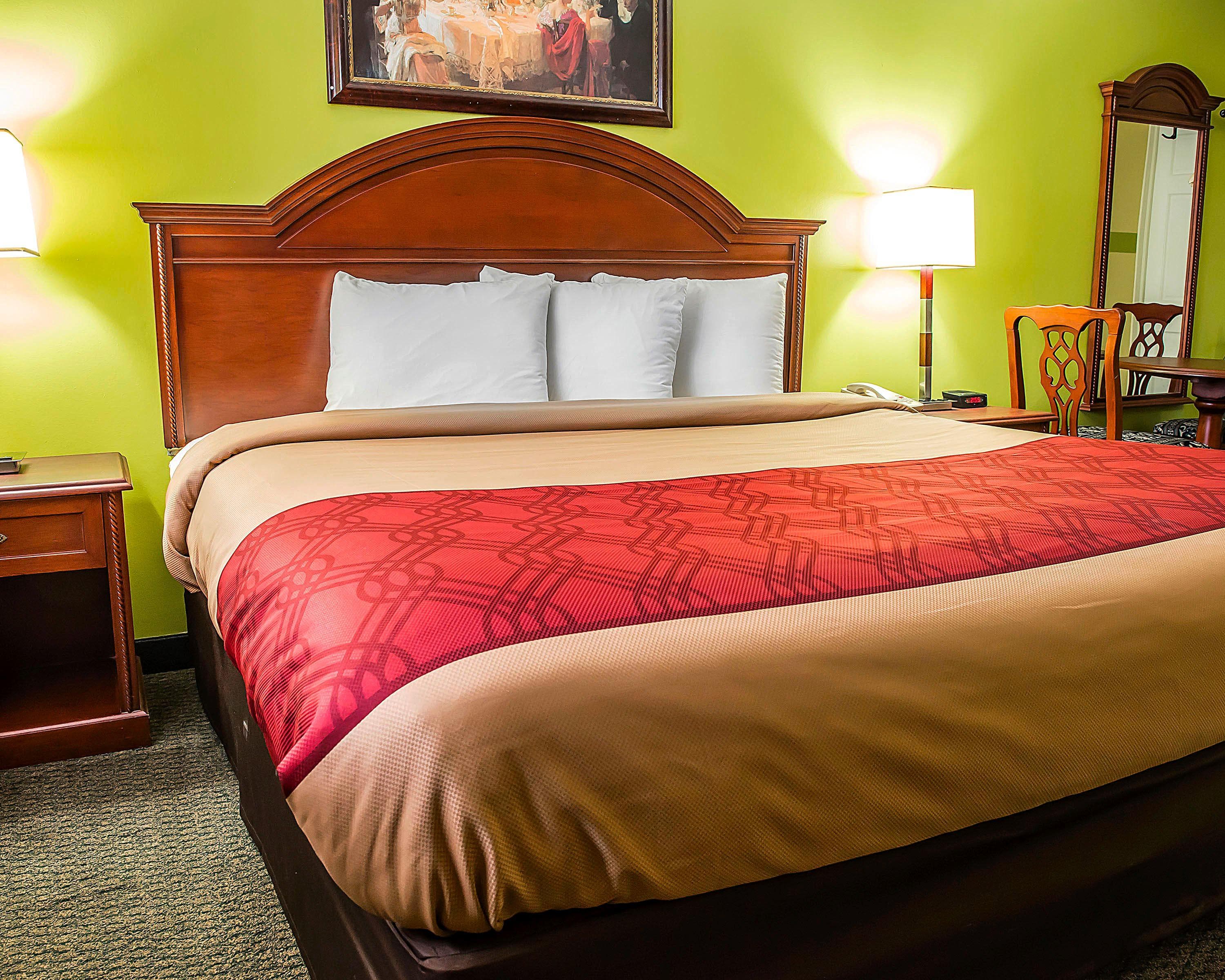 Econo Lodge Jefferson Hills Hwy 51 — 22