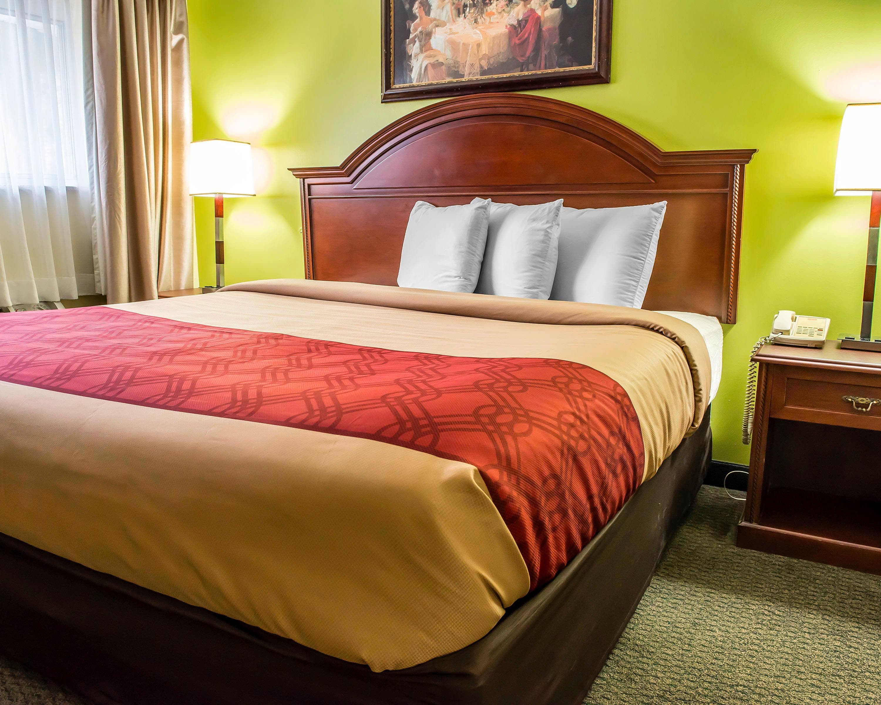 Econo Lodge Jefferson Hills Hwy 51 — 23