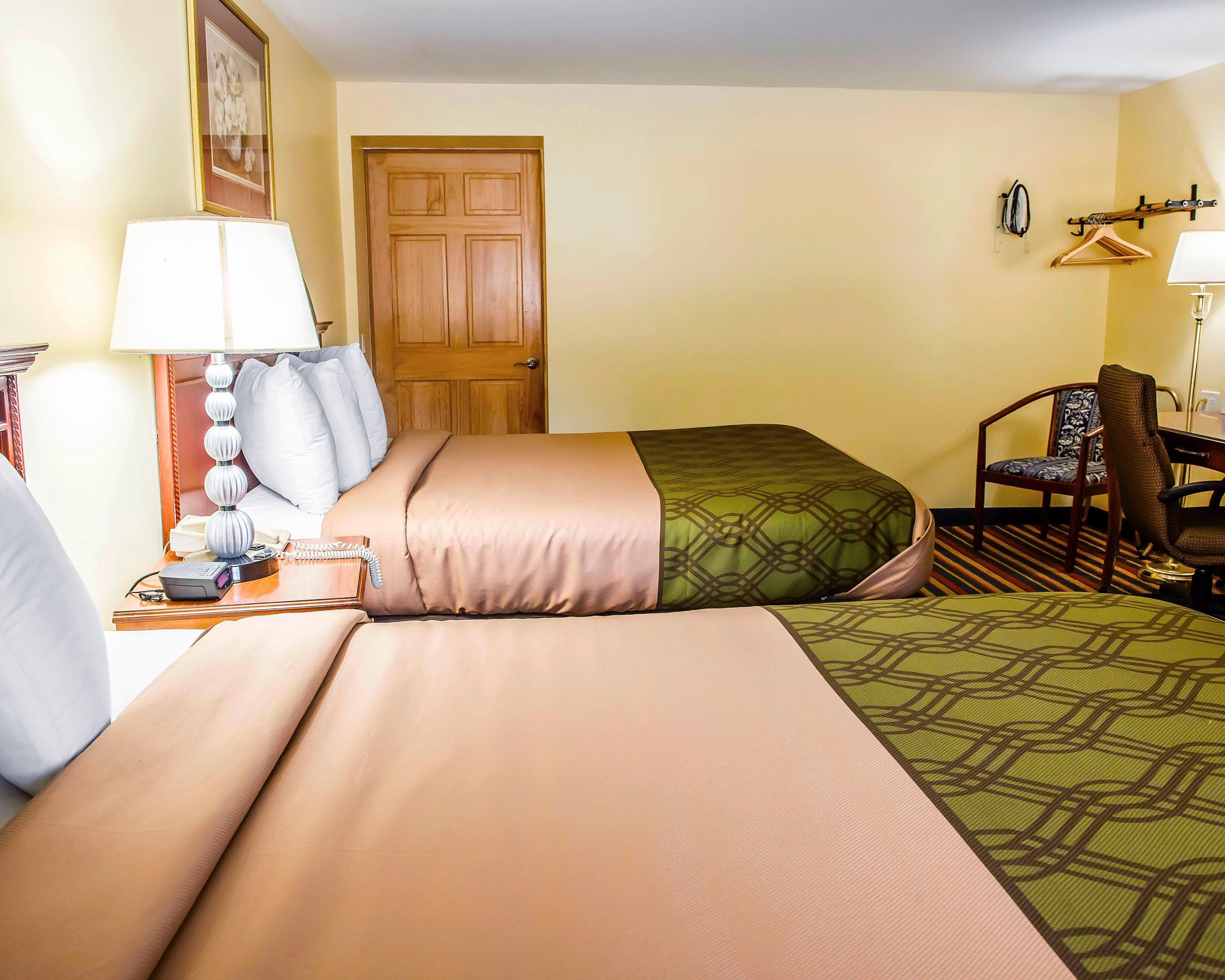 Econo Lodge Jefferson Hills Hwy 51 - Image 4