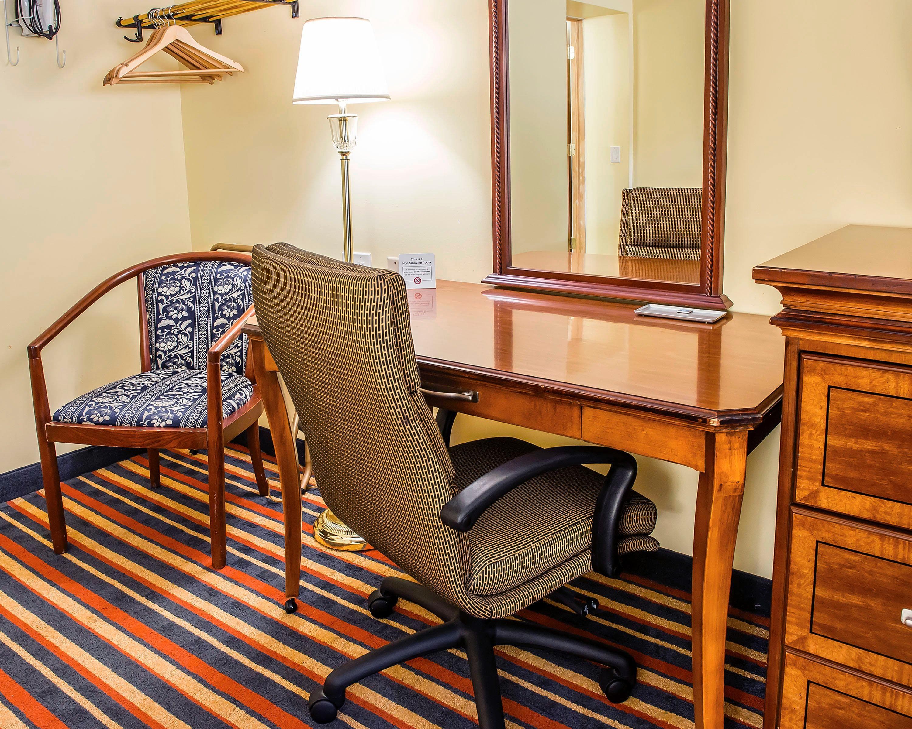 Econo Lodge Jefferson Hills Hwy 51 — 6