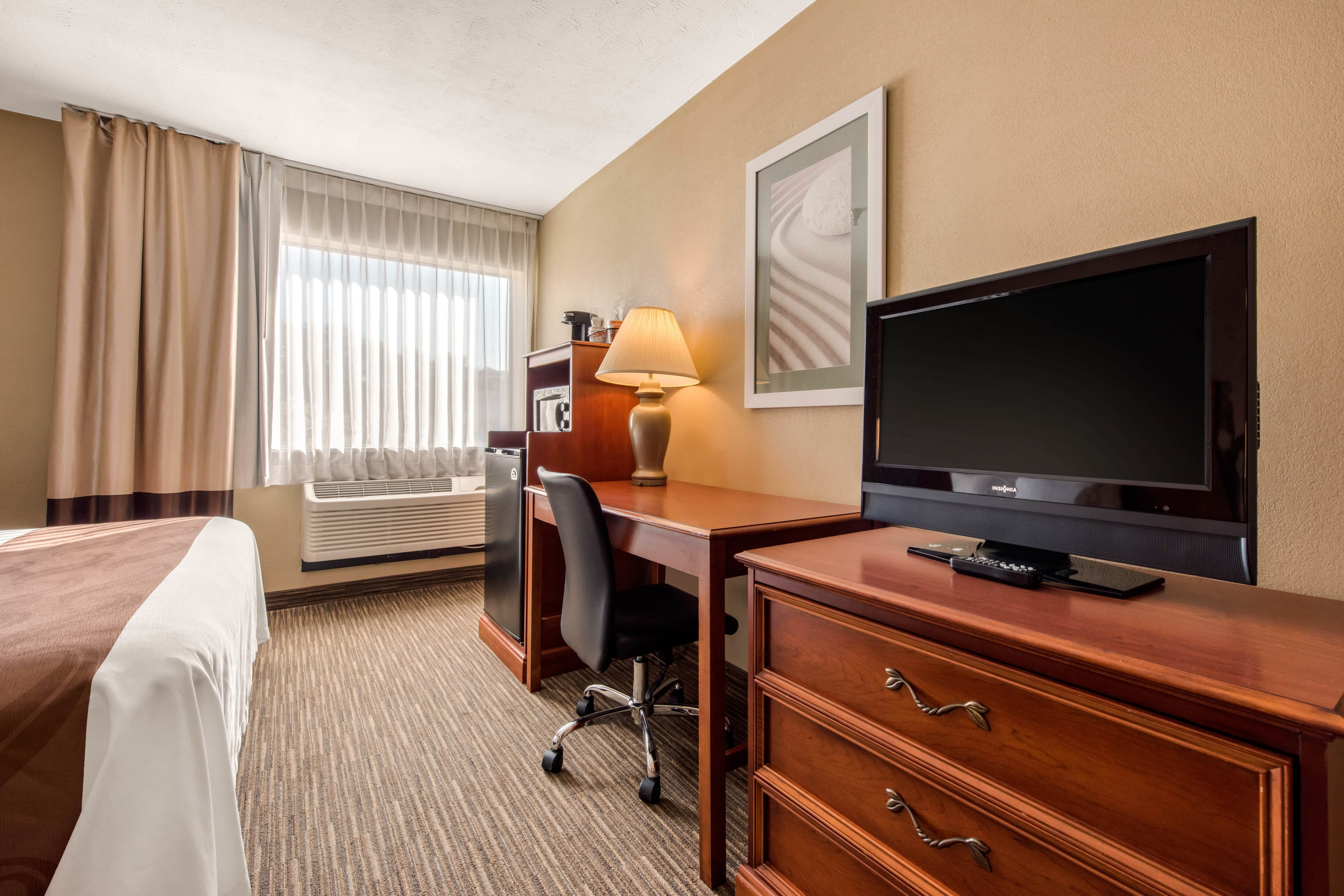 Quality Inn & Suites New Castle - Image 3