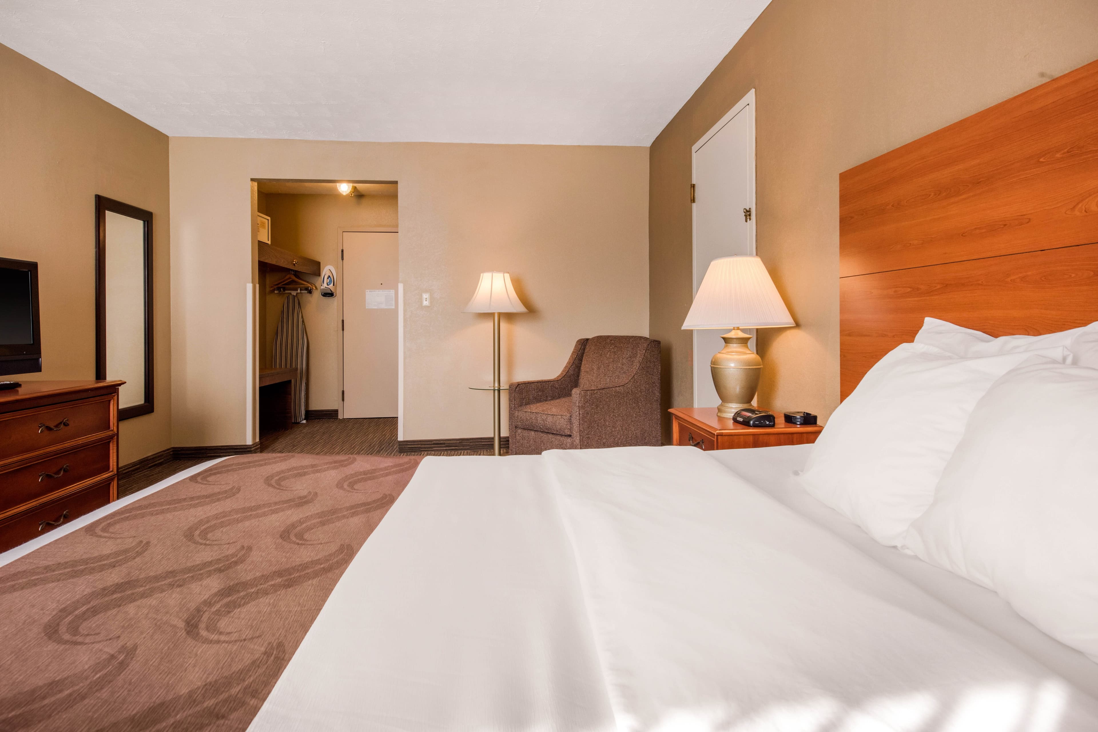 Quality Inn & Suites New Castle - Image 5