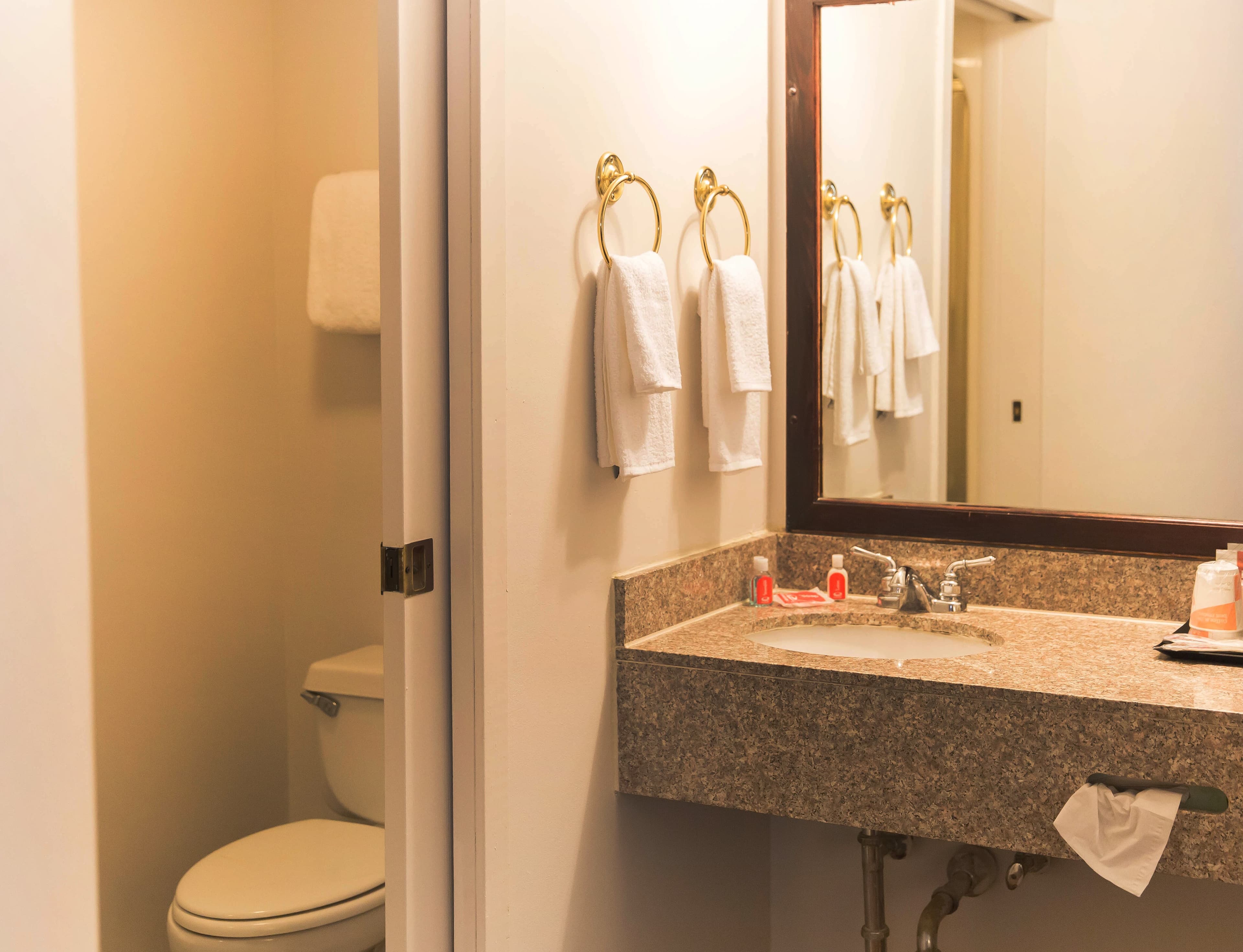 Econo Lodge Harrisburg - Hershey North - Image 2