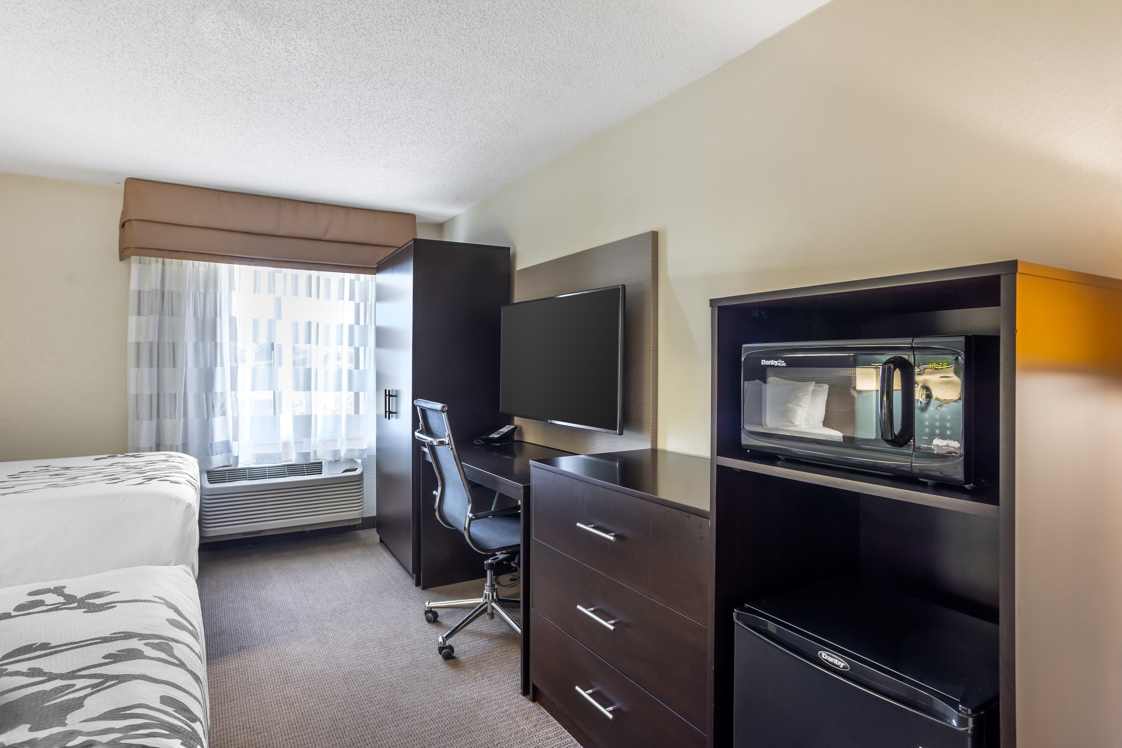 Sleep Inn State College near Penn State - Image 3