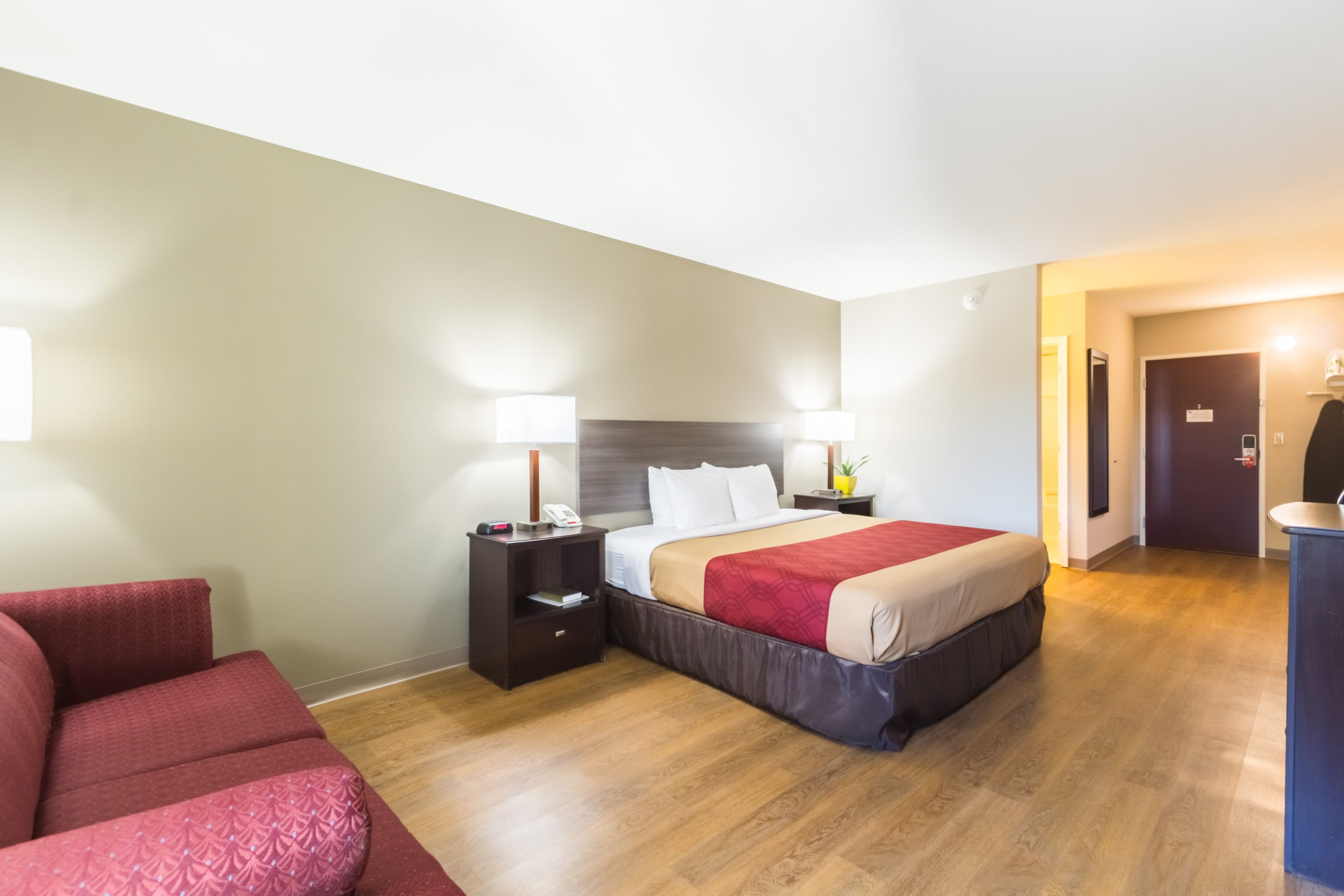 Econo Lodge Harrisburg - Southwest of Hershey Area — 8
