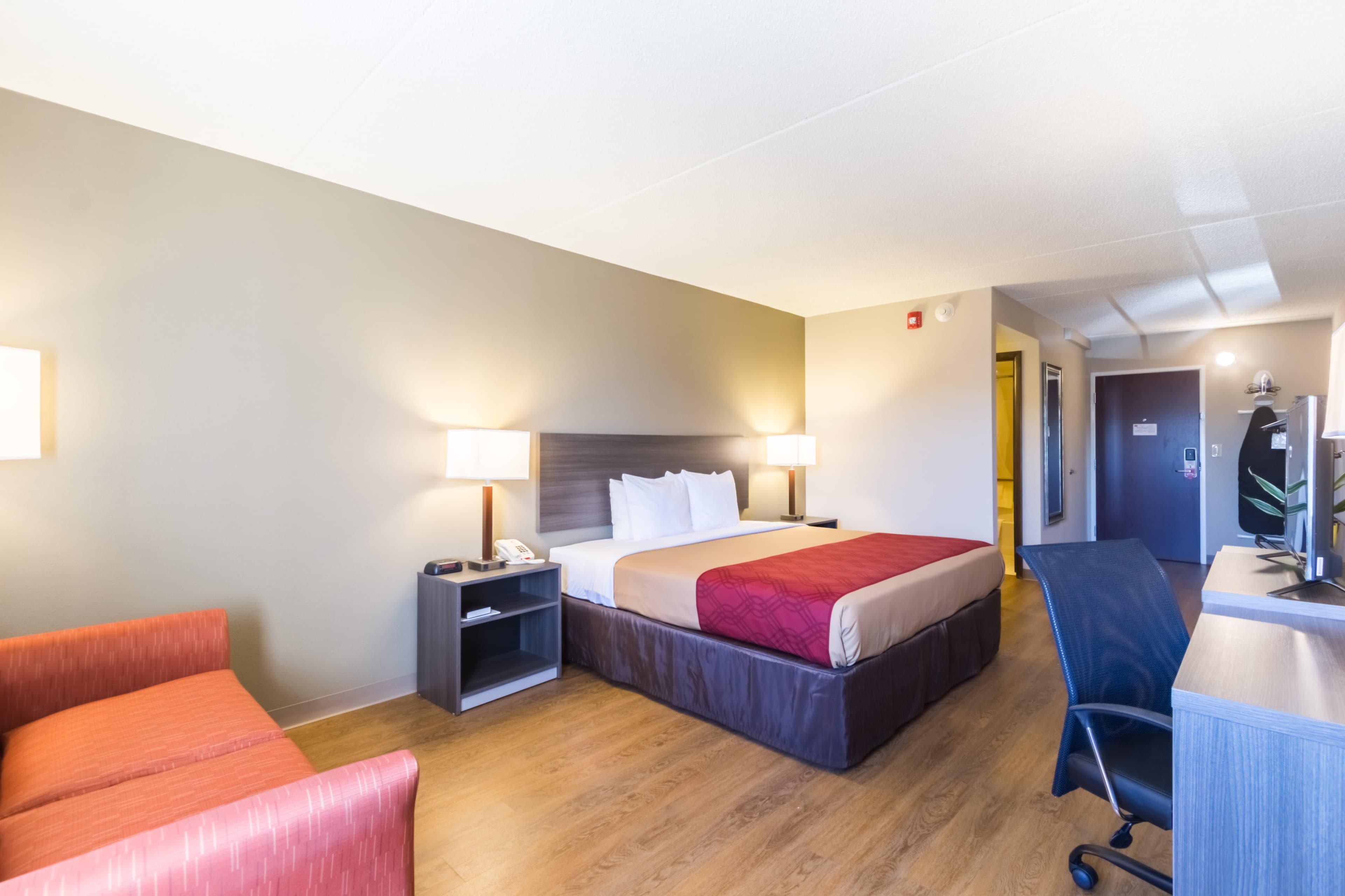 Econo Lodge Harrisburg - Southwest of Hershey Area - Image 5