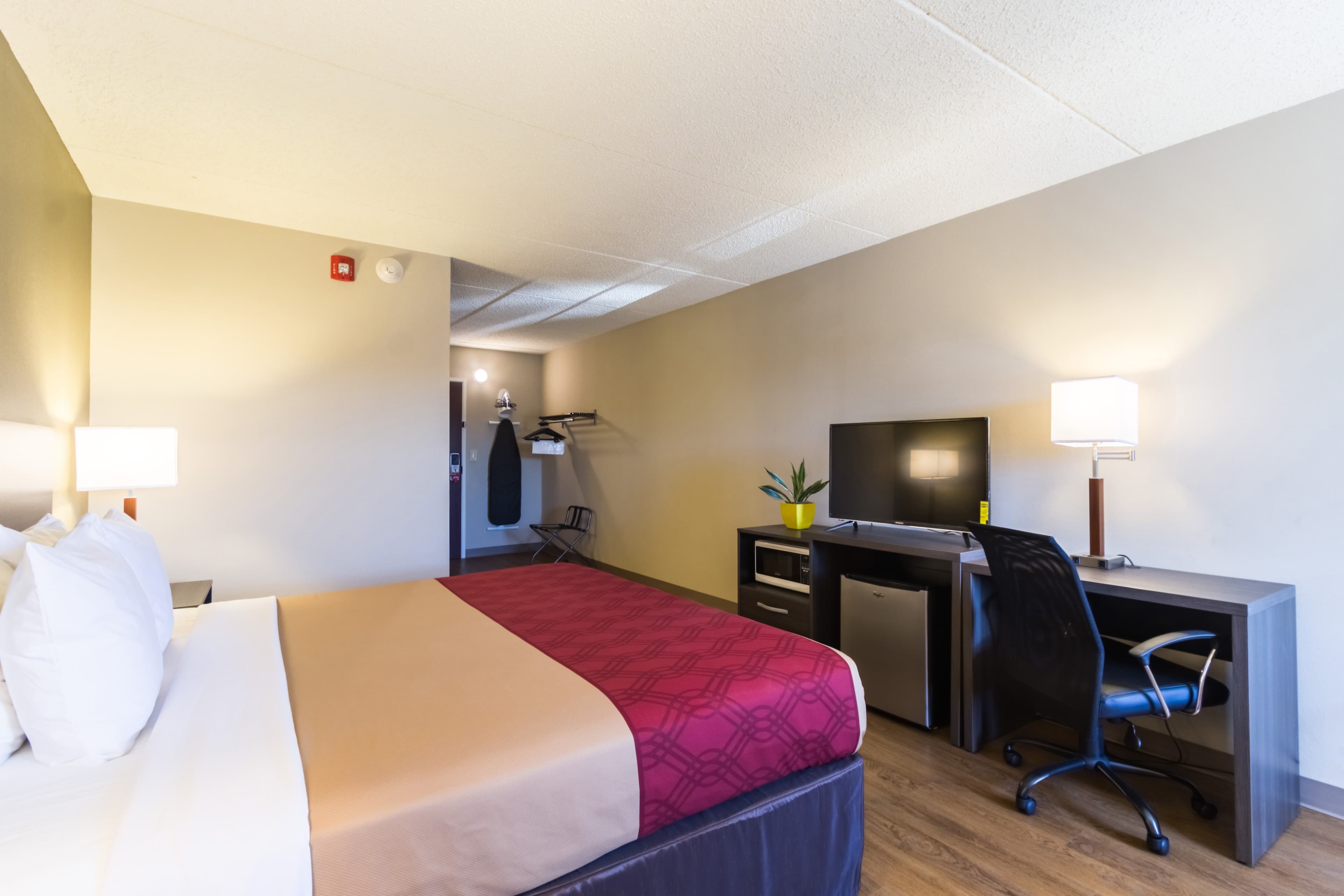 Econo Lodge Harrisburg - Southwest of Hershey Area — 10