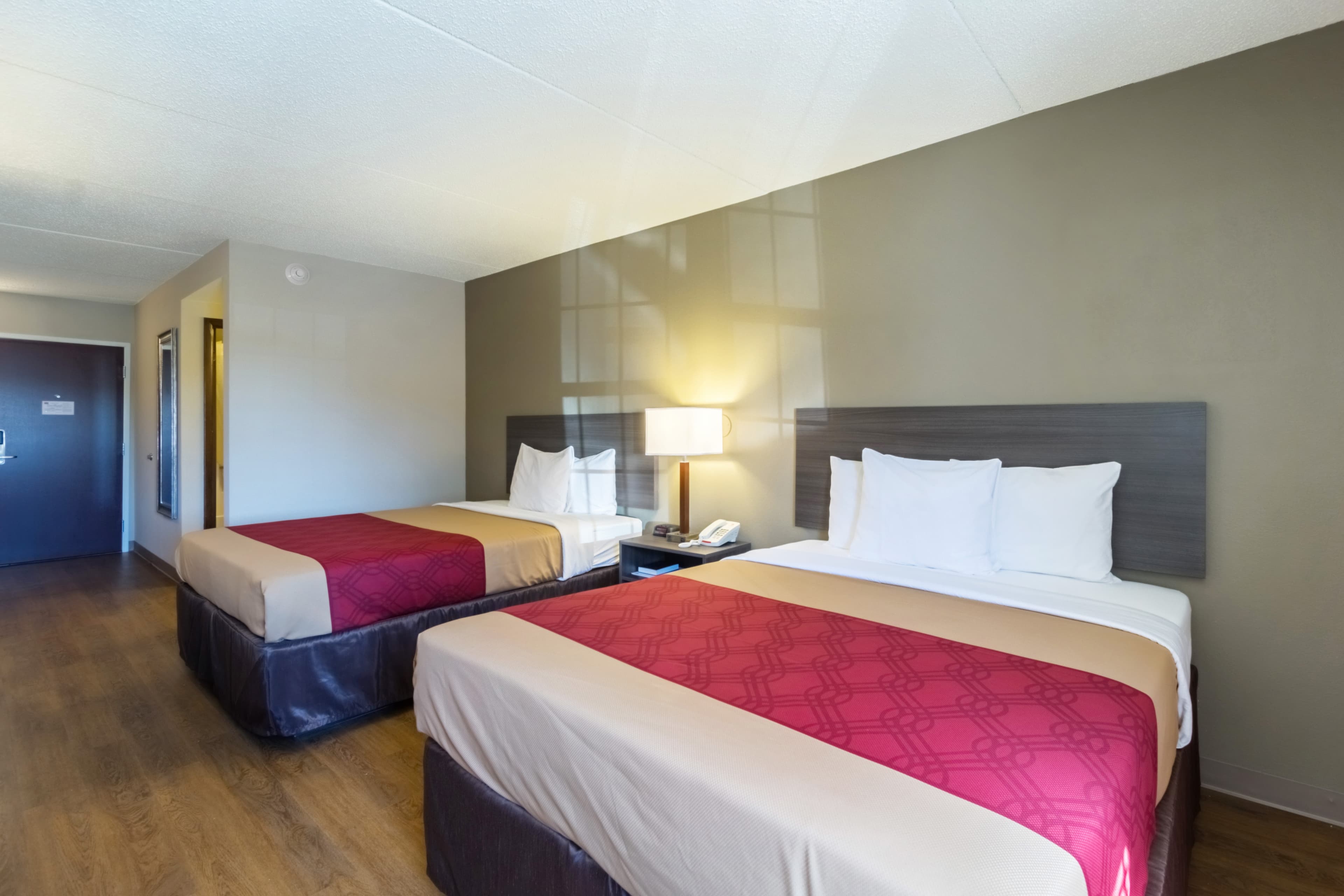 Econo Lodge Harrisburg - Southwest of Hershey Area — 13
