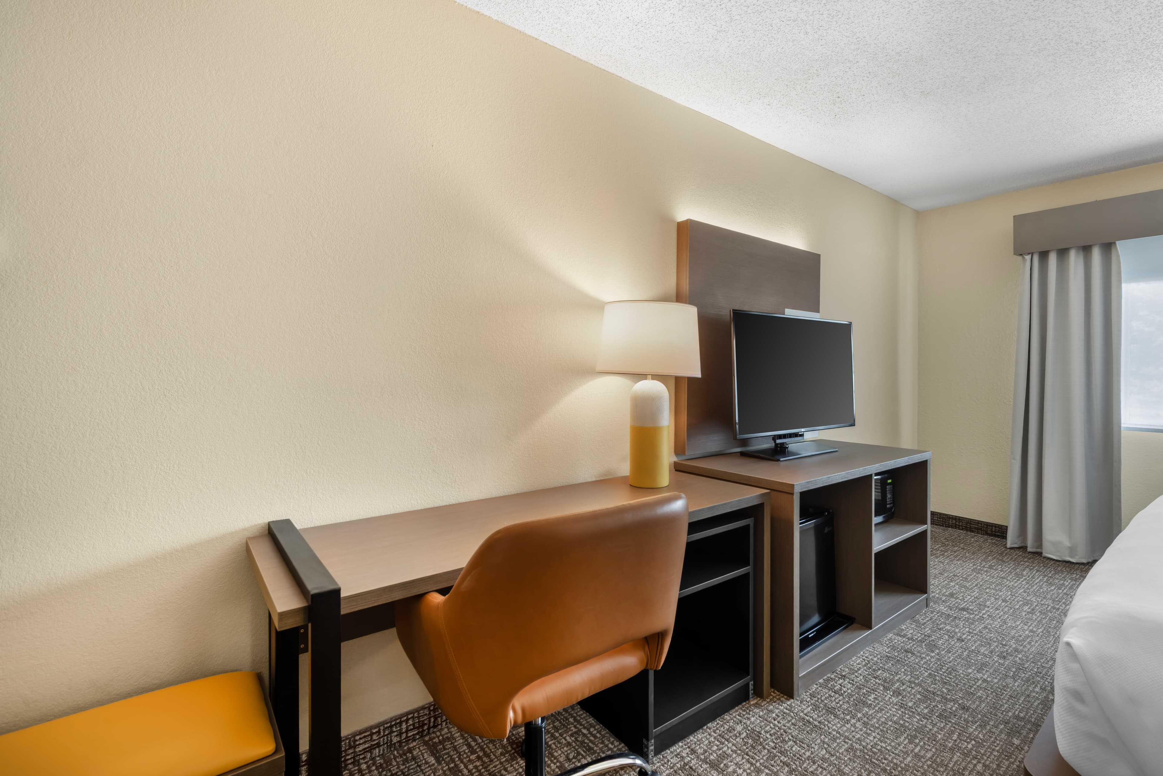 Comfort Inn & Suites Butler — 7
